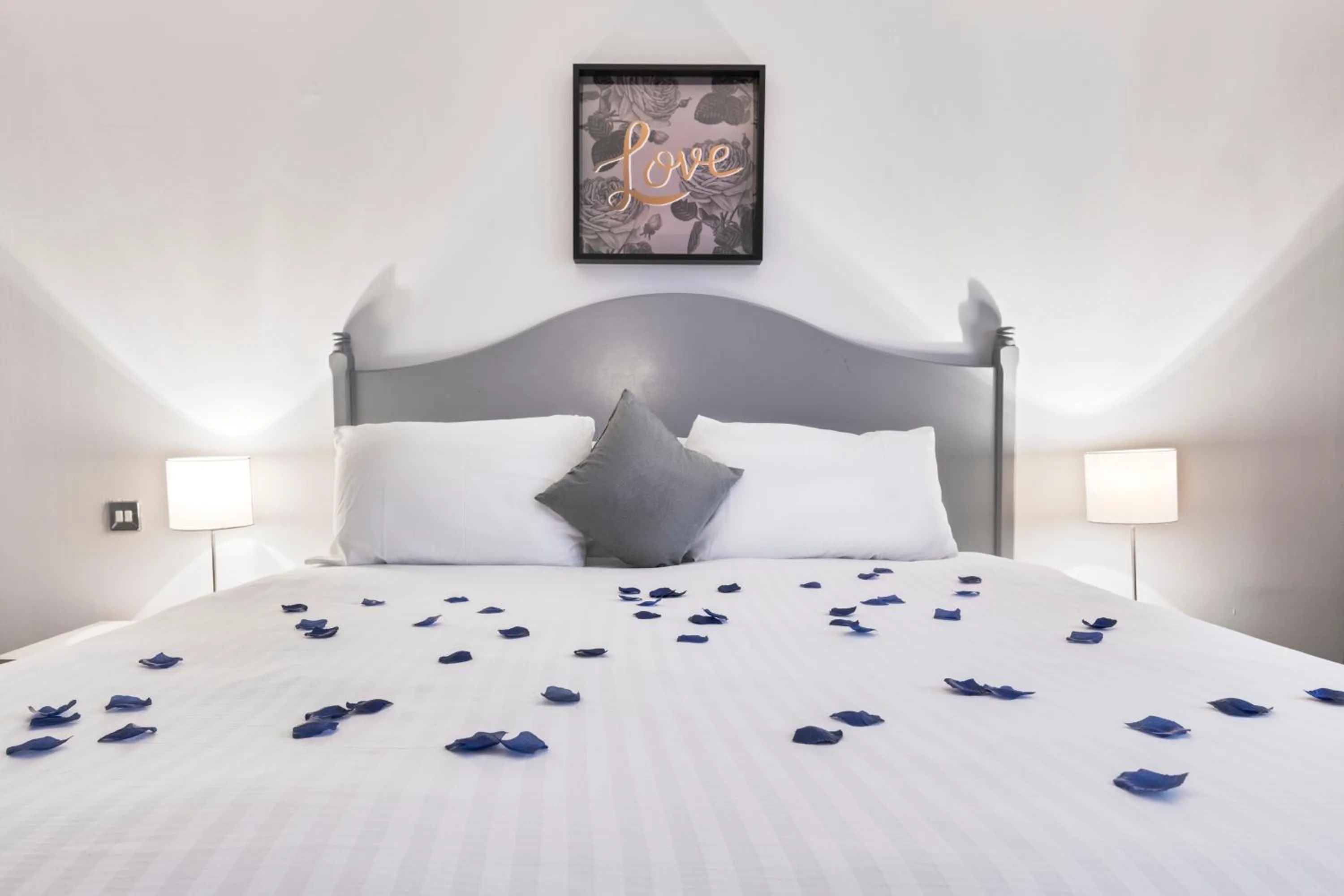 Bed in Park Inn by Radisson Cardiff City Centre