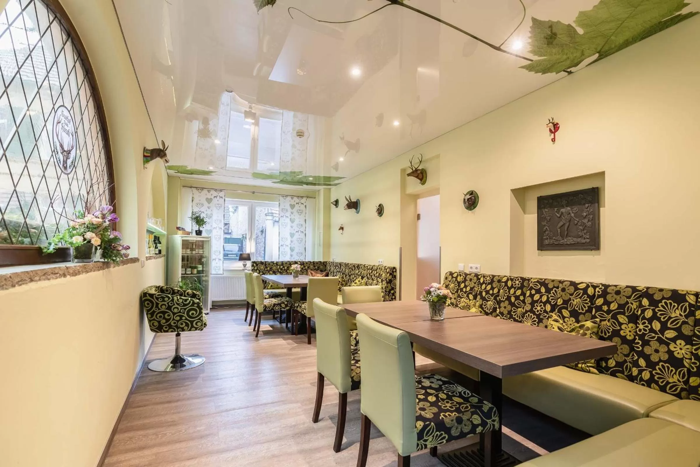 Restaurant/places to eat in Hotel Altes Weinhaus