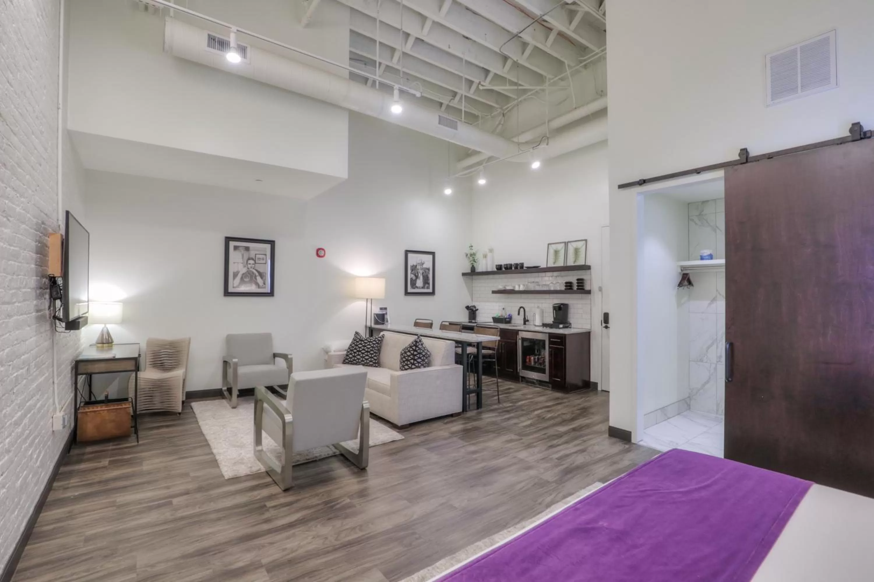 Seating area in Studio 154 Hotel