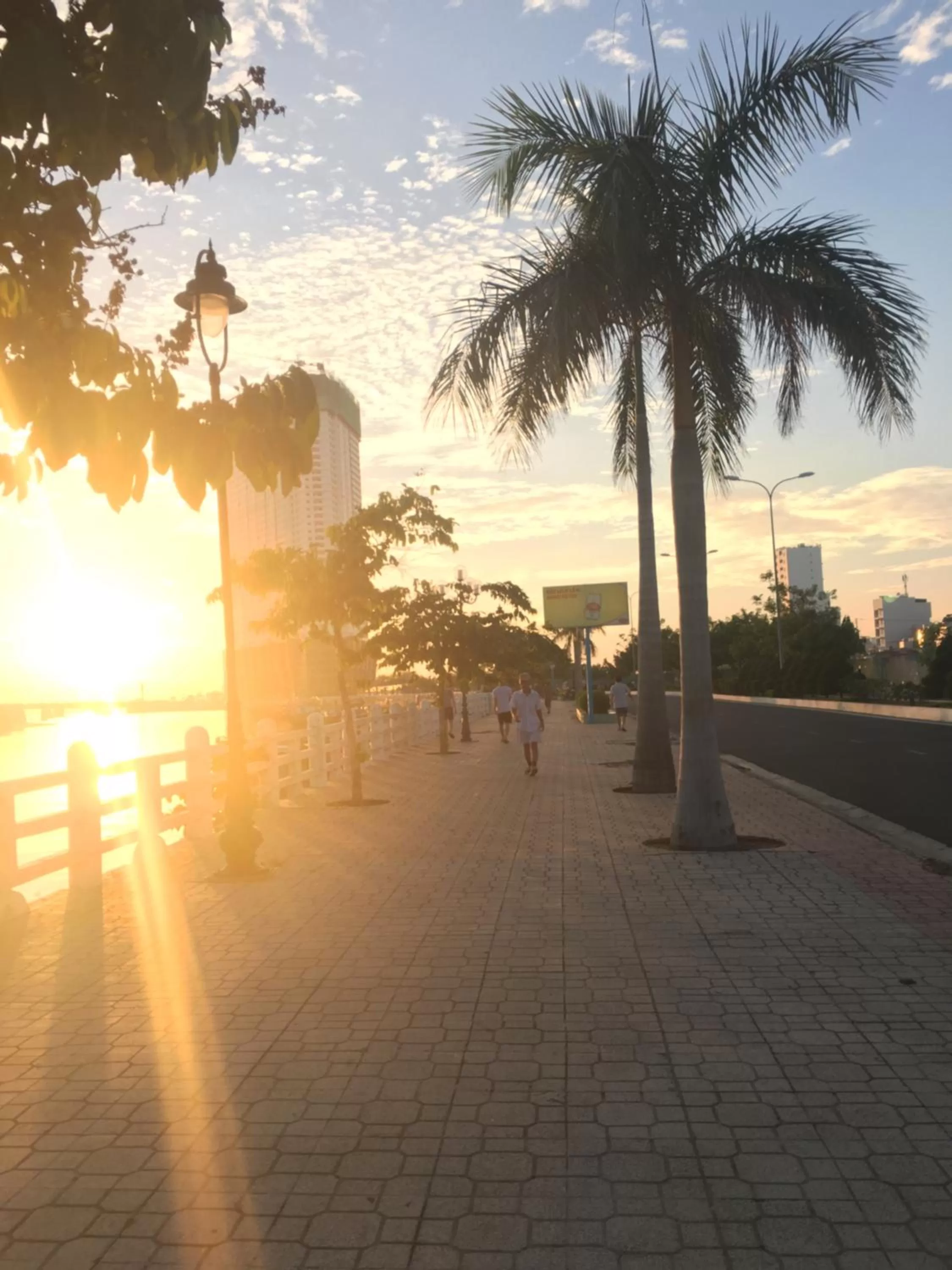 Moonlight Bay Hotel & Apartment