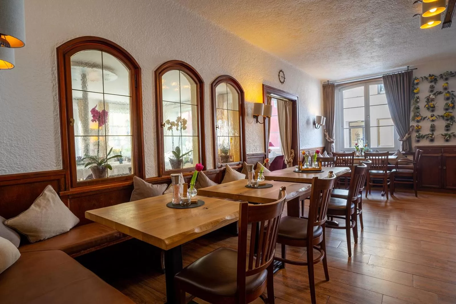 Restaurant/places to eat in Hotel Weisses Ross