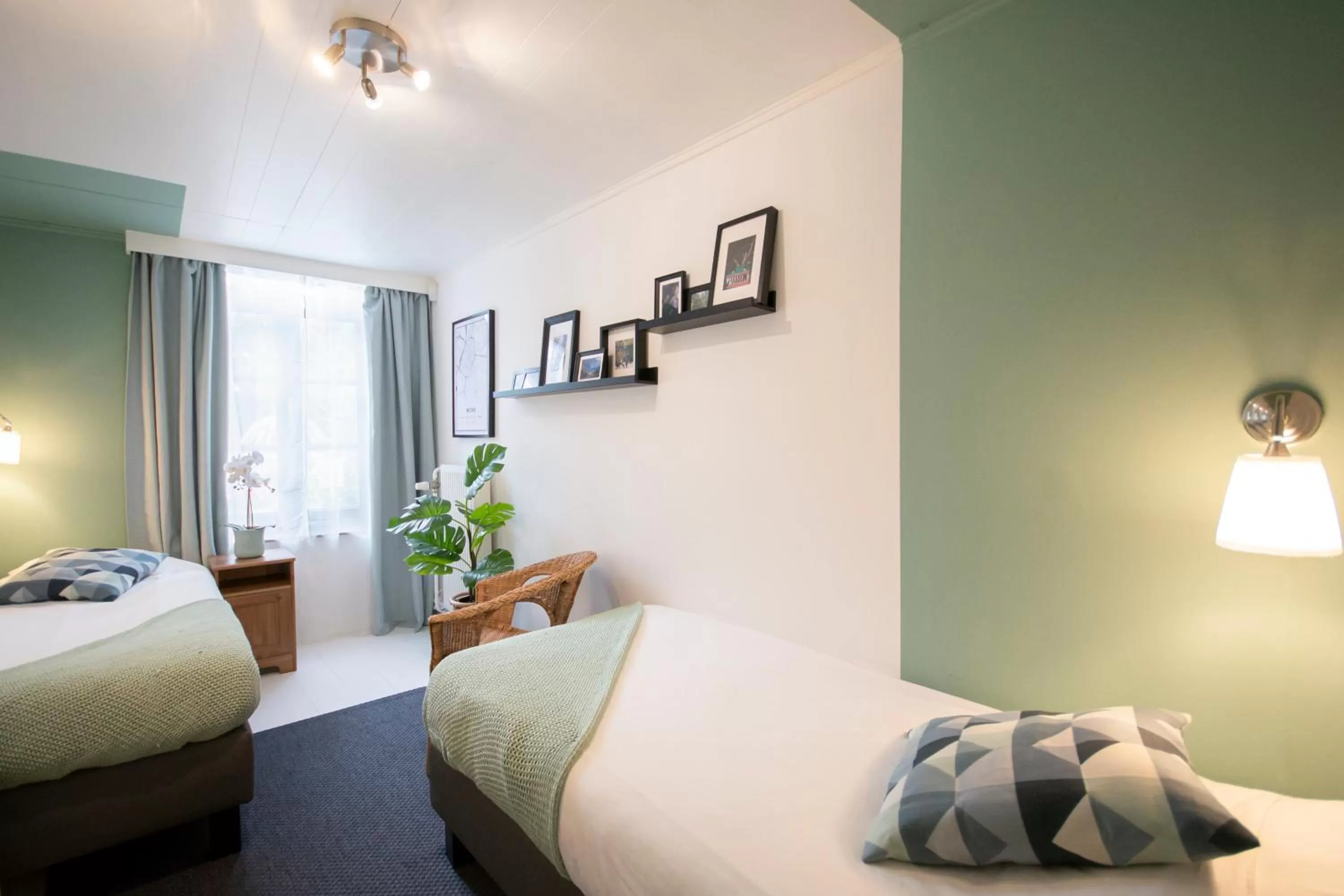 Photo of the whole room in Au Petit Dragon