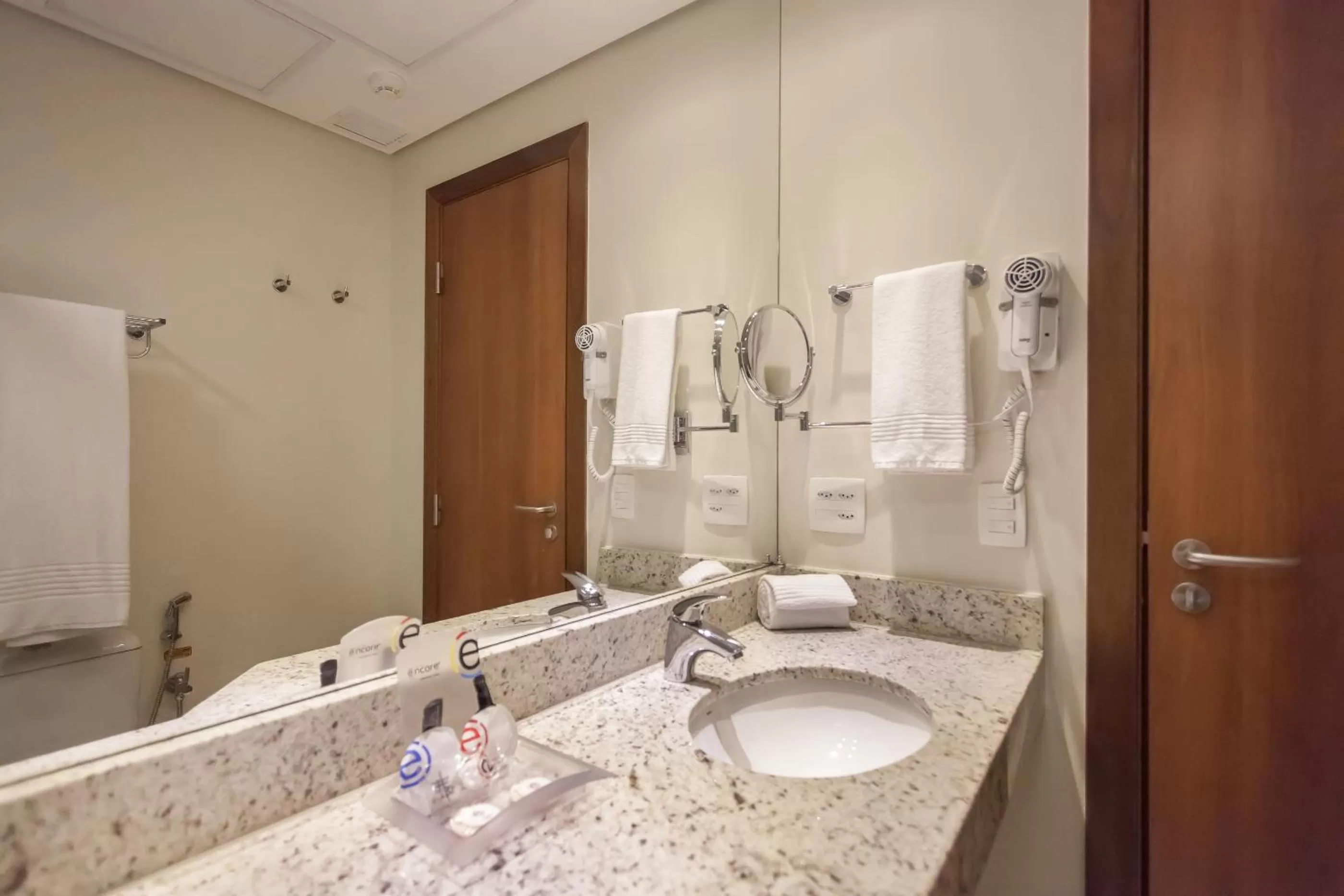 Bathroom in eSuites Virgínia Luxemburgo