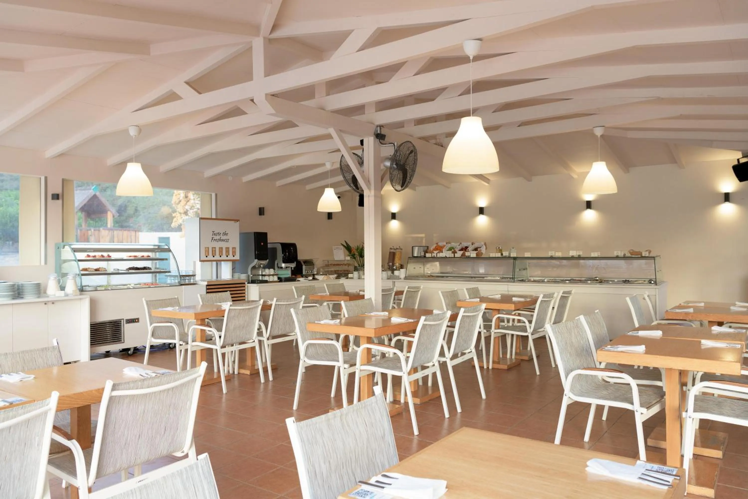 Restaurant/places to eat in Asterias Village