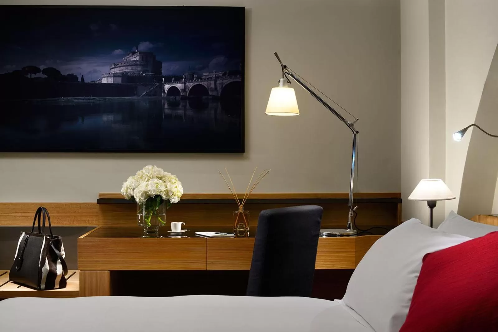 TV and multimedia, Bed in Margutta 54 Luxury Suites