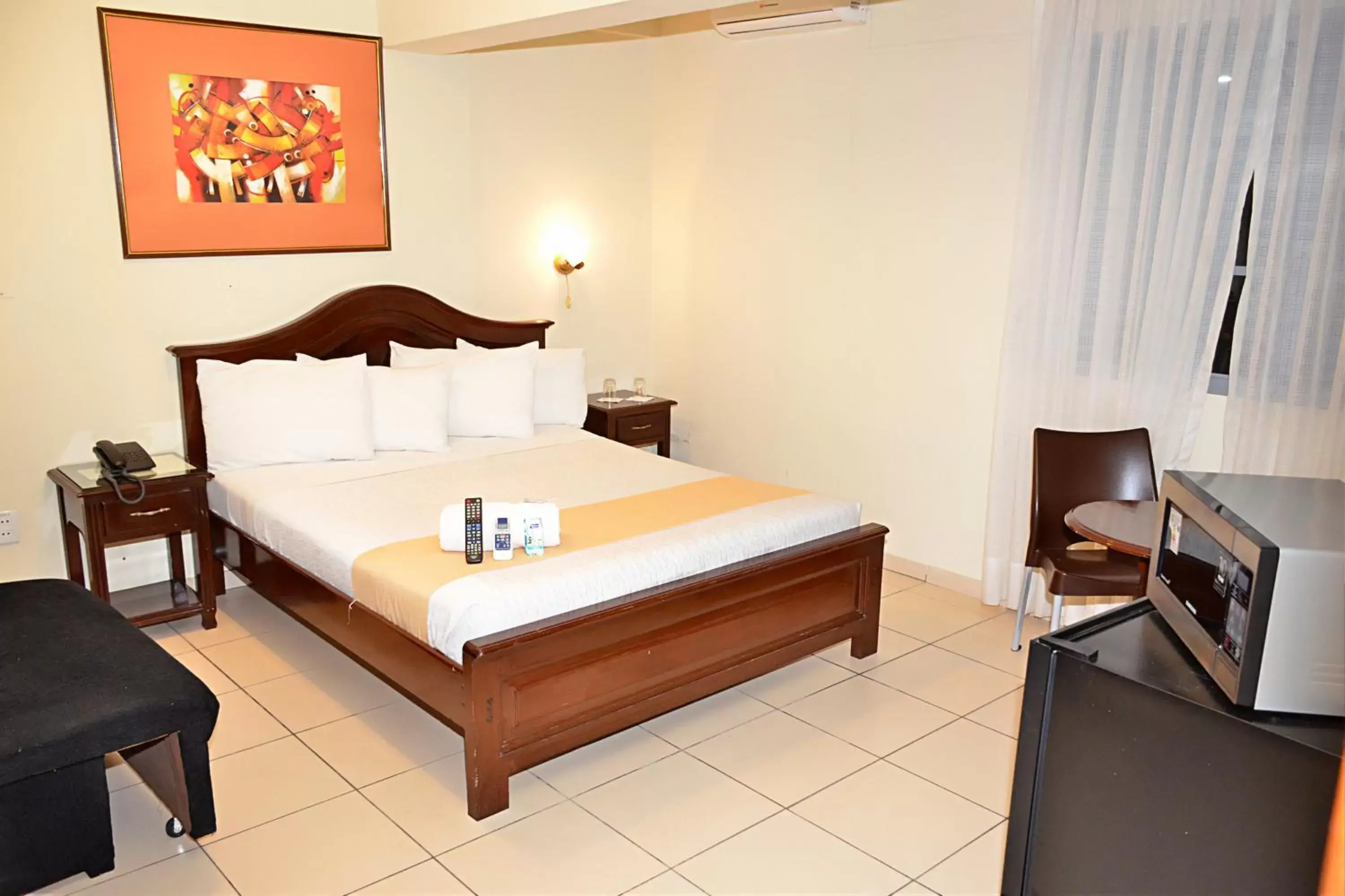 Double Room in La Siesta Hotel Double Room in La Siesta Hotel