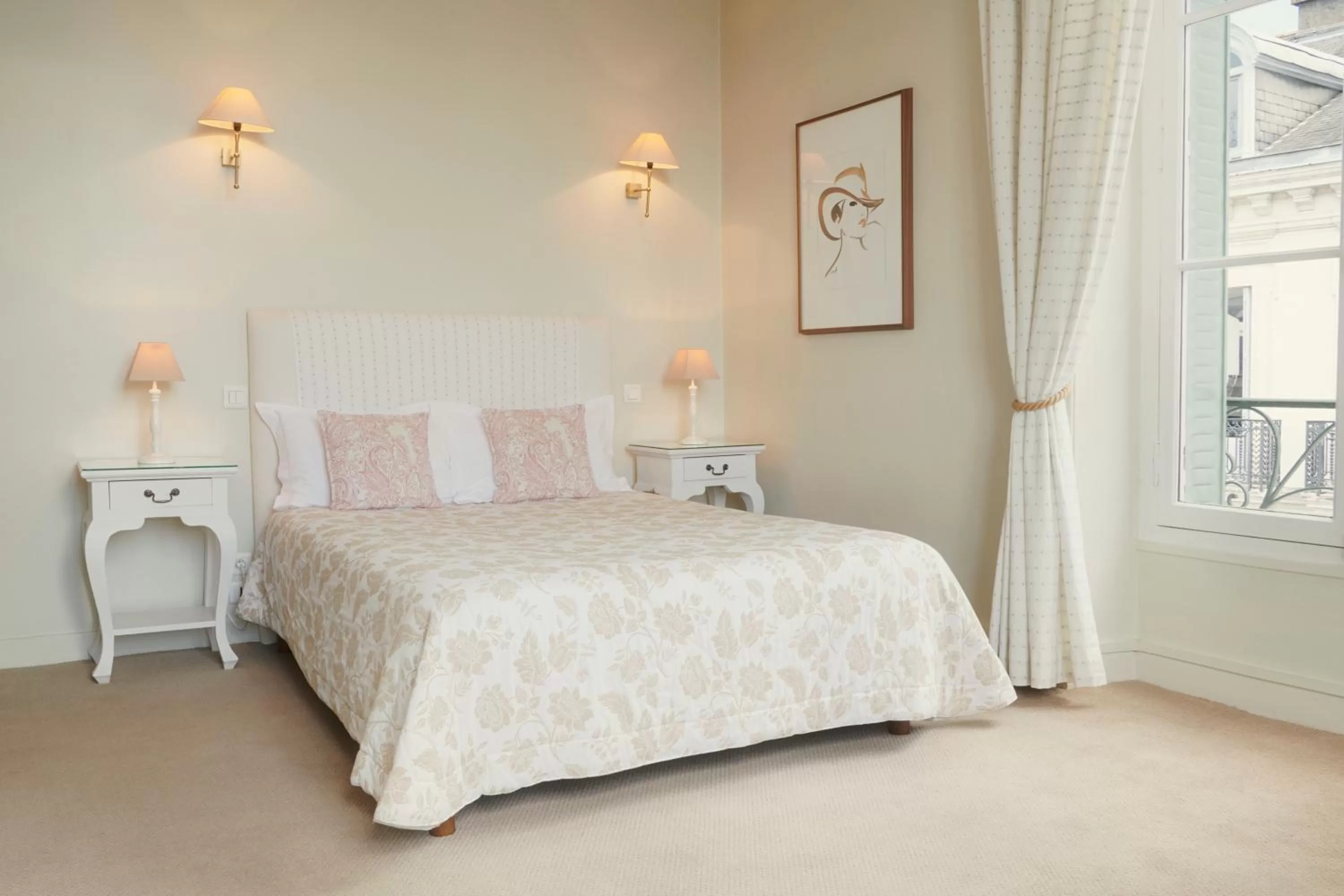 Small Double Room in Hôtel Bristol Pau