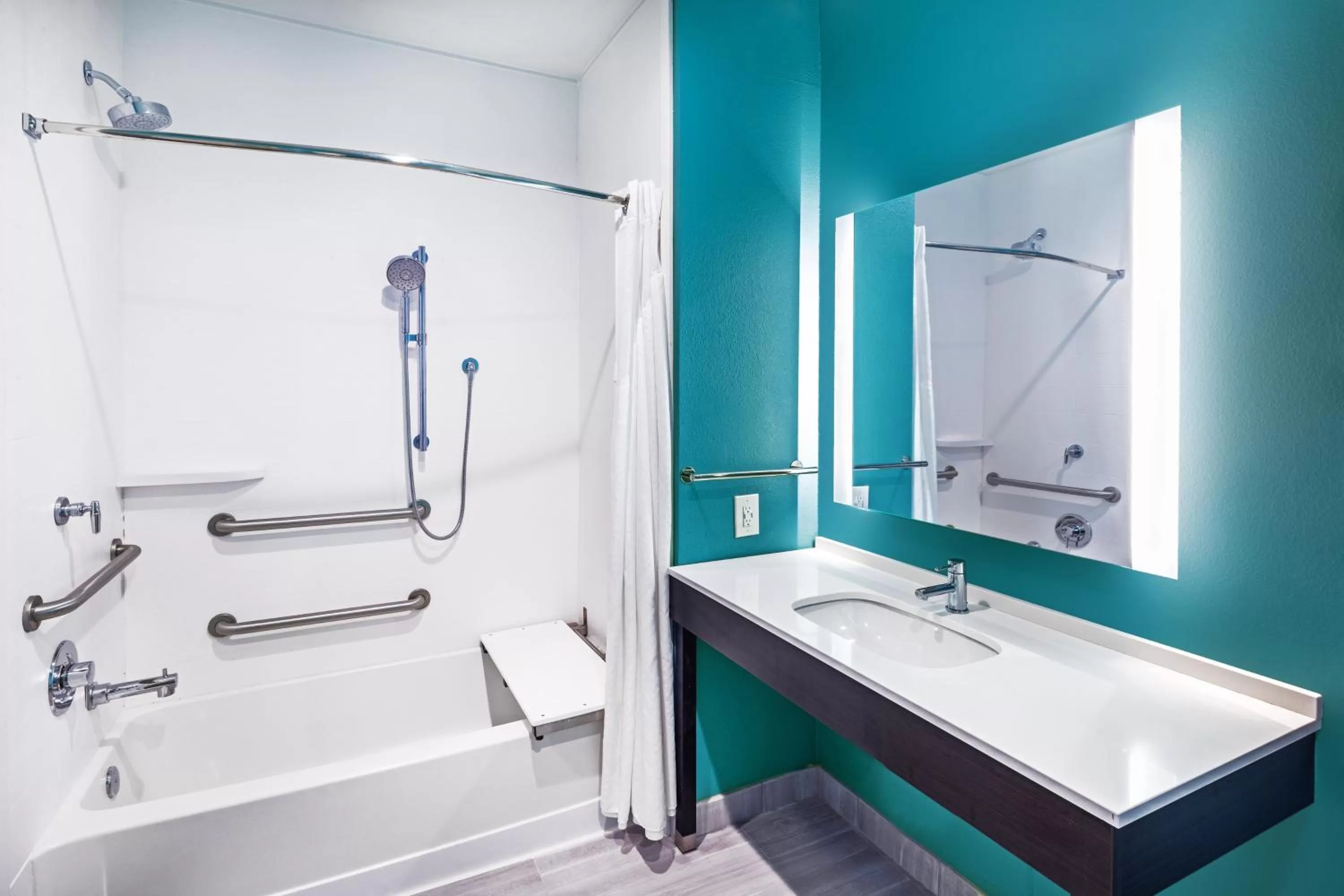 Bathroom in Holiday Inn Express & Suites Rockport - Bay View by IHG