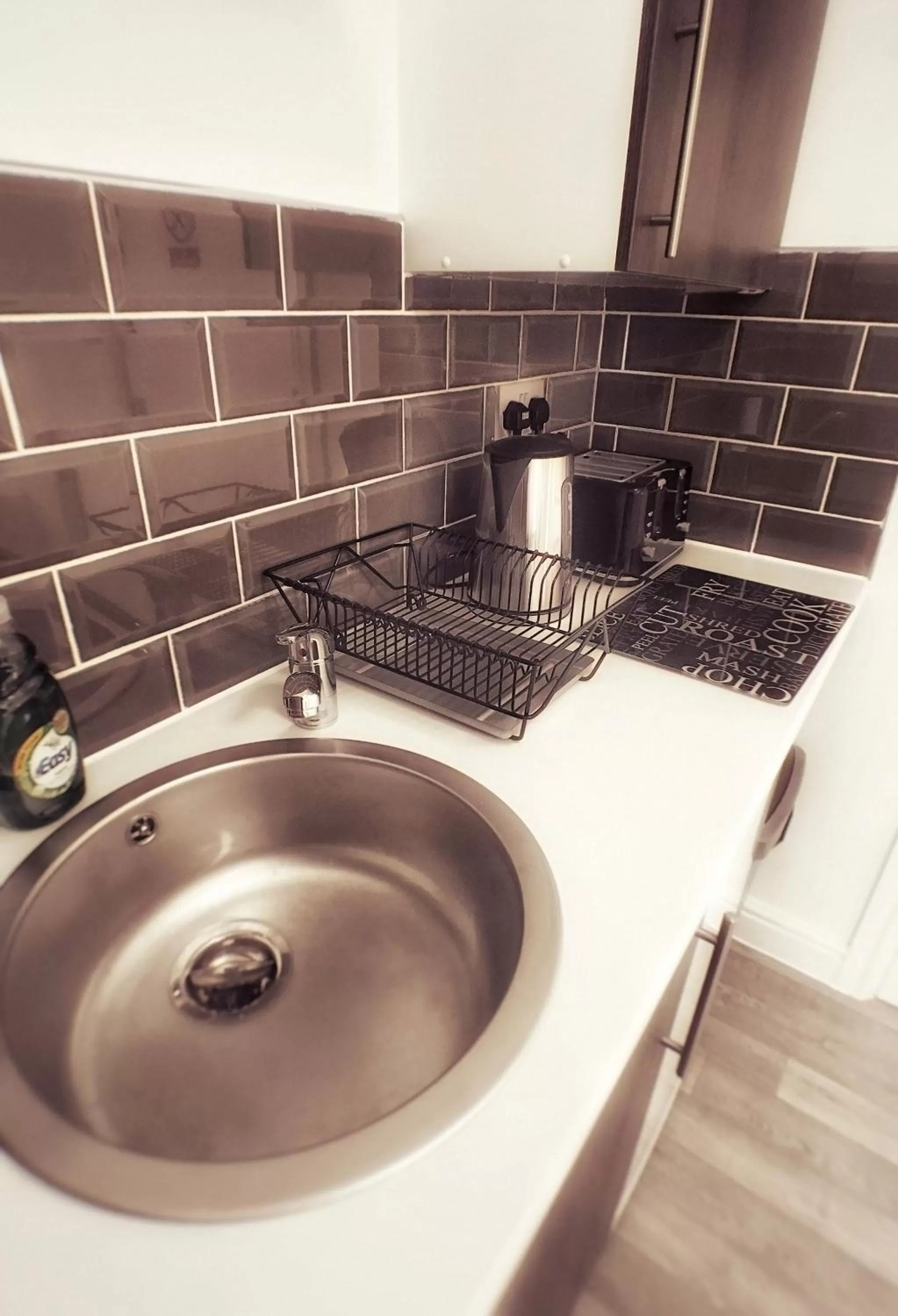 Coffee/tea facilities in Castle Terrace (B3 R2)