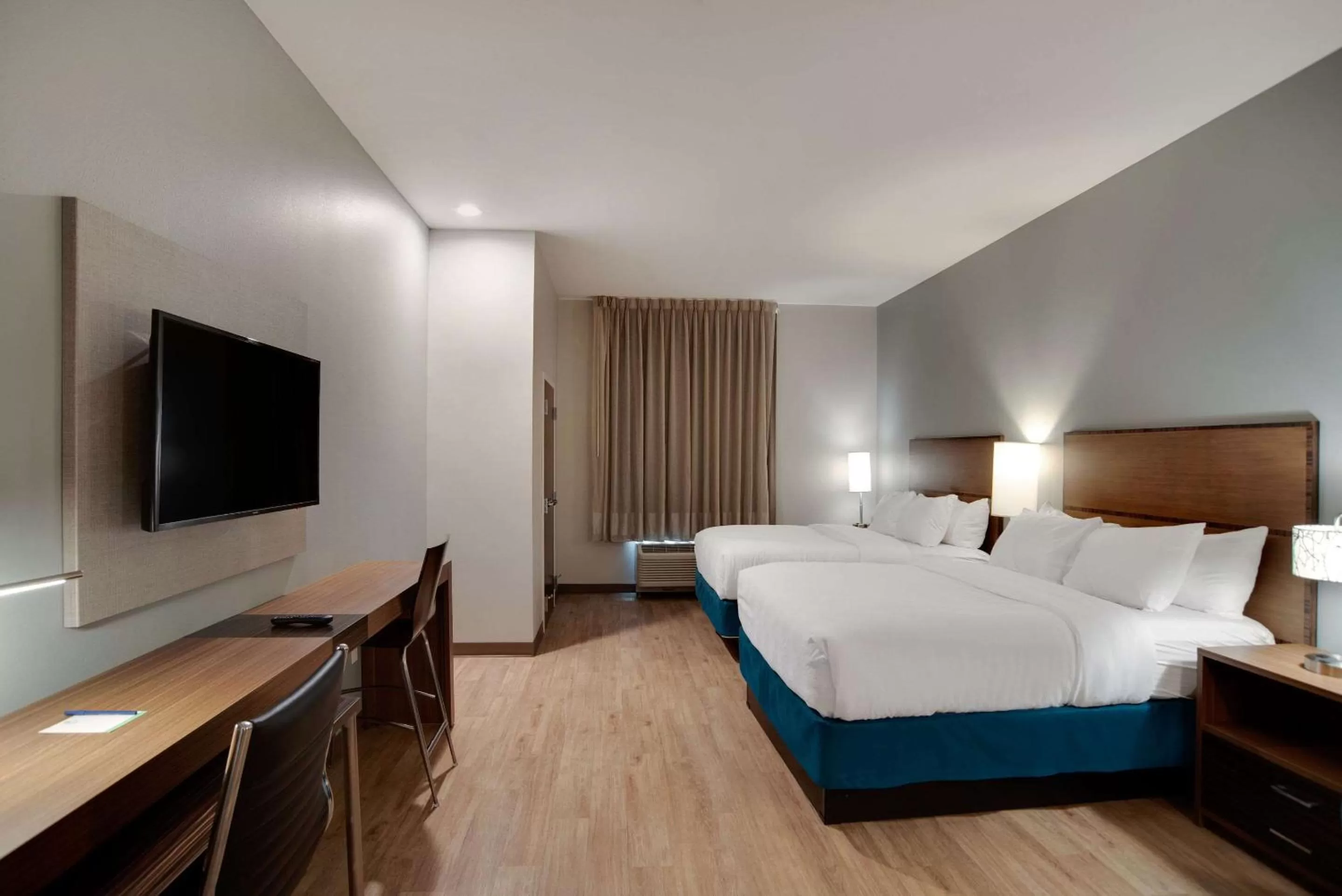 Bedroom, Bed in MainStay Suites Carlisle - Harrisburg