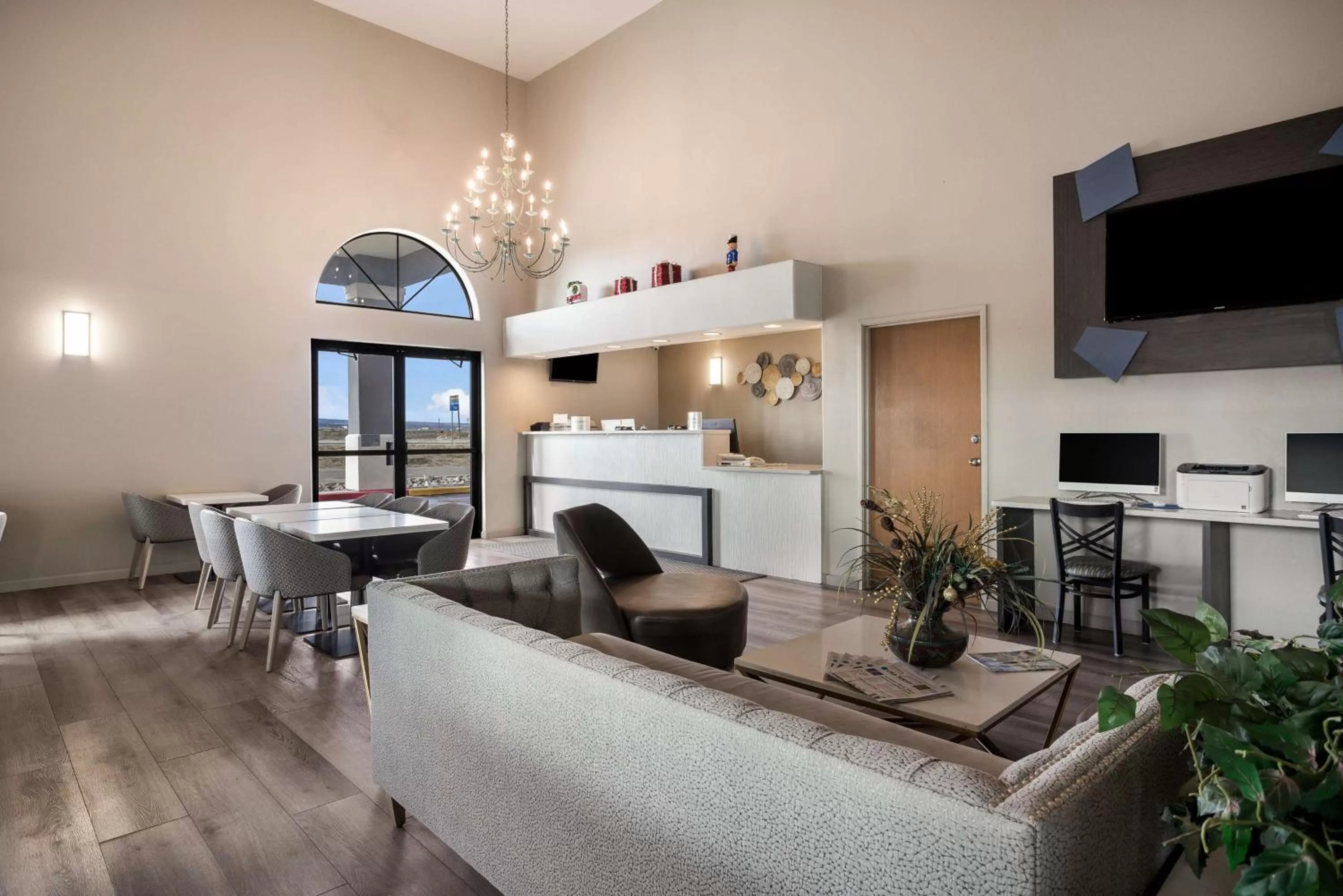 Lobby or reception in SureStay Hotel by Best Western Grants