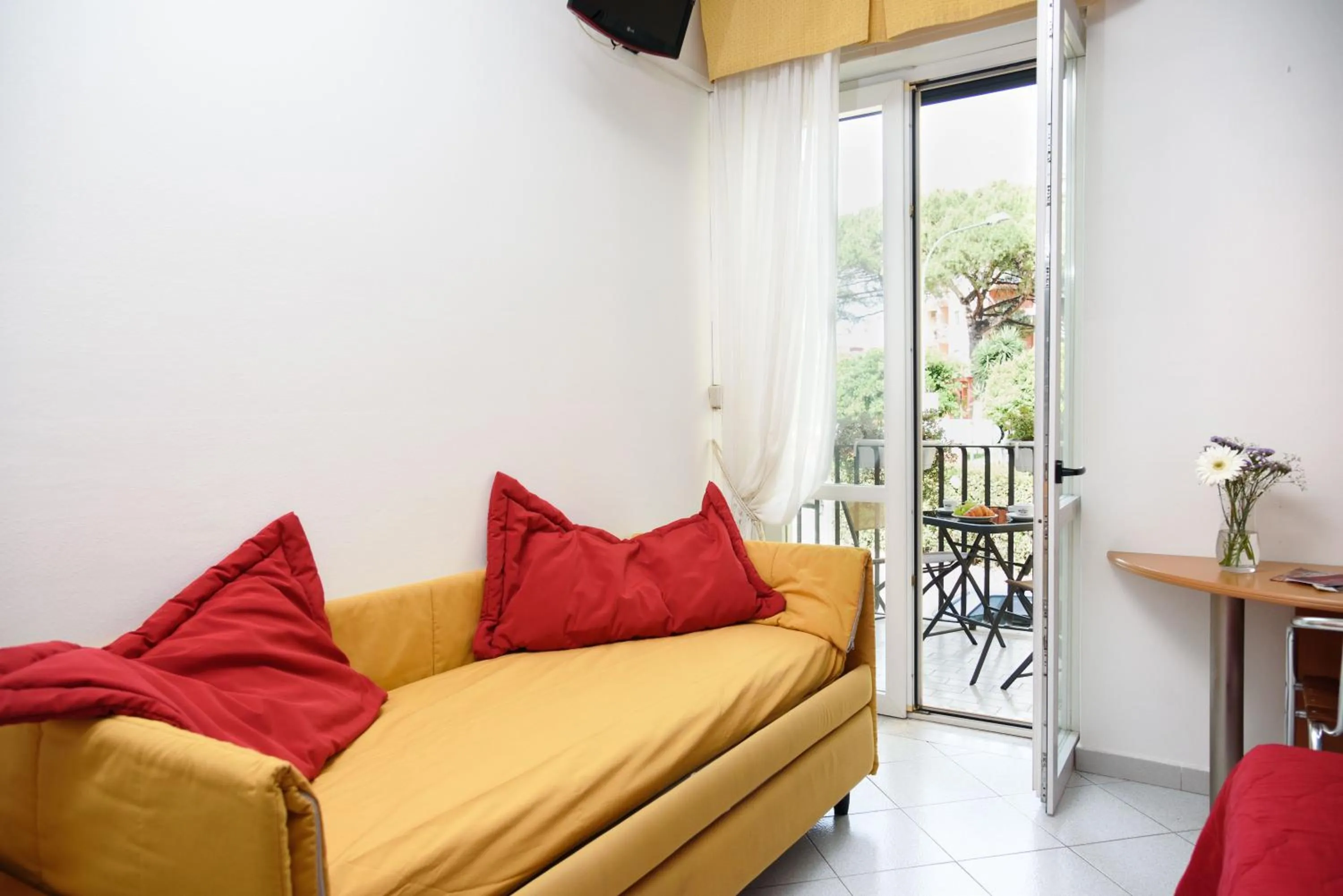 room service in Hotel Calypso