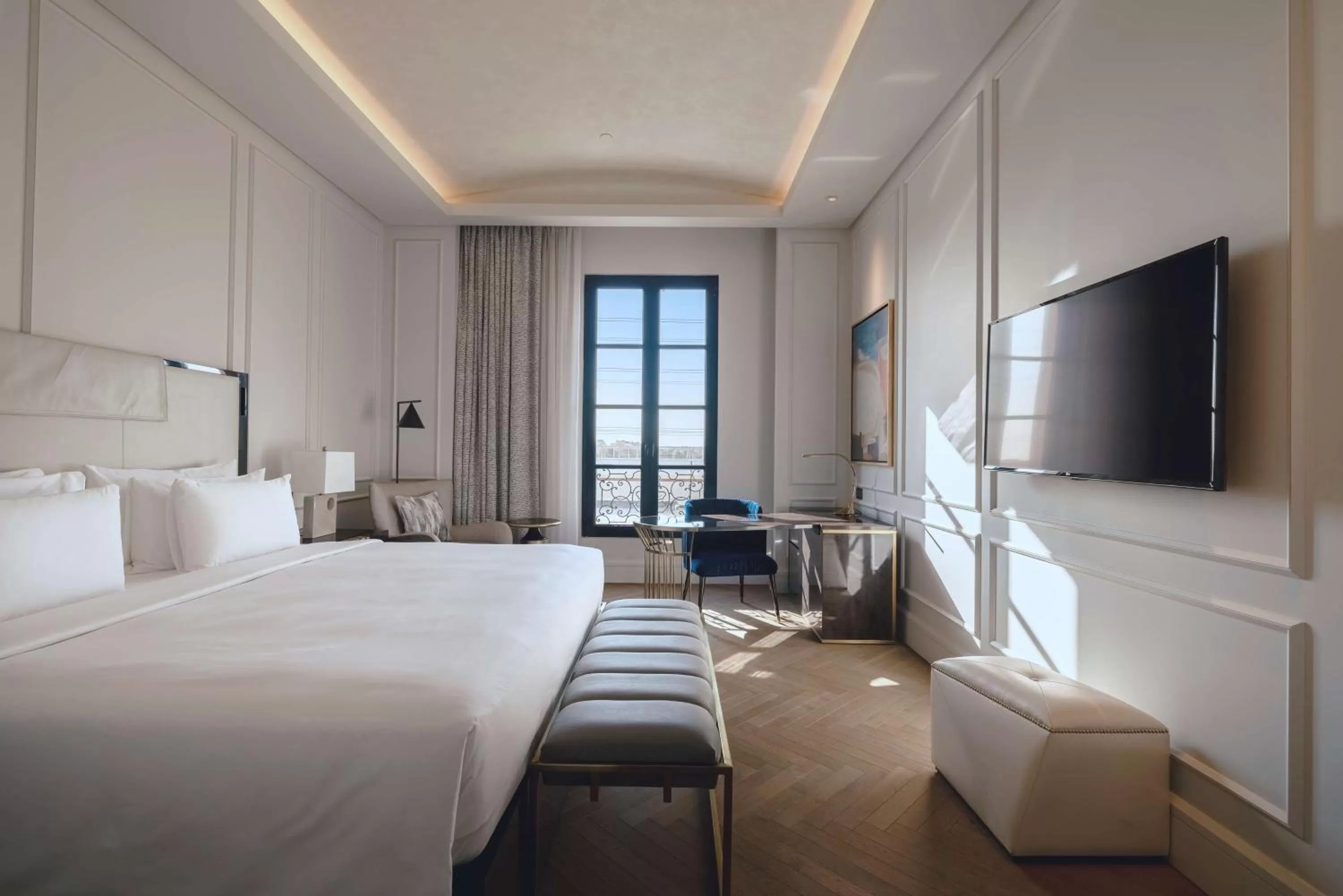 Bedroom, Bed in Mansard Riyadh, a Radisson Collection Hotel