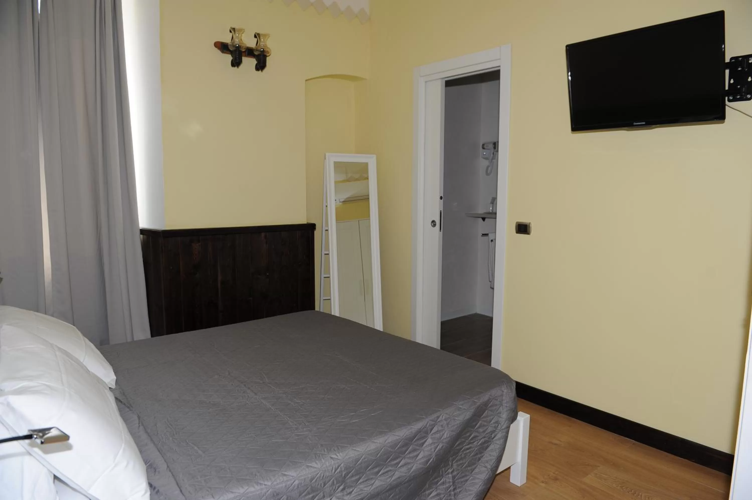 Bed in Torre Balzano B&B