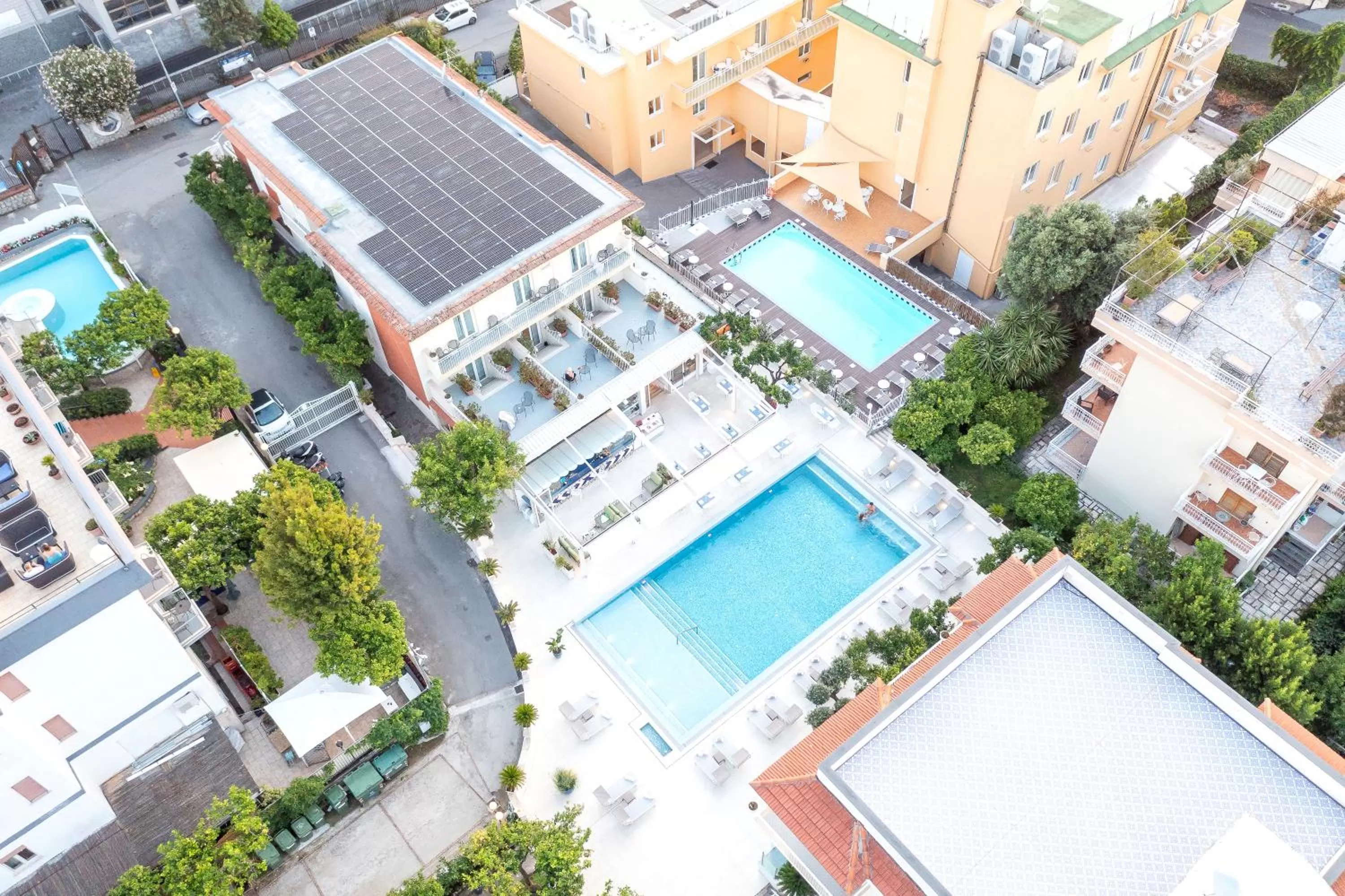 Property building in Hotel Florida