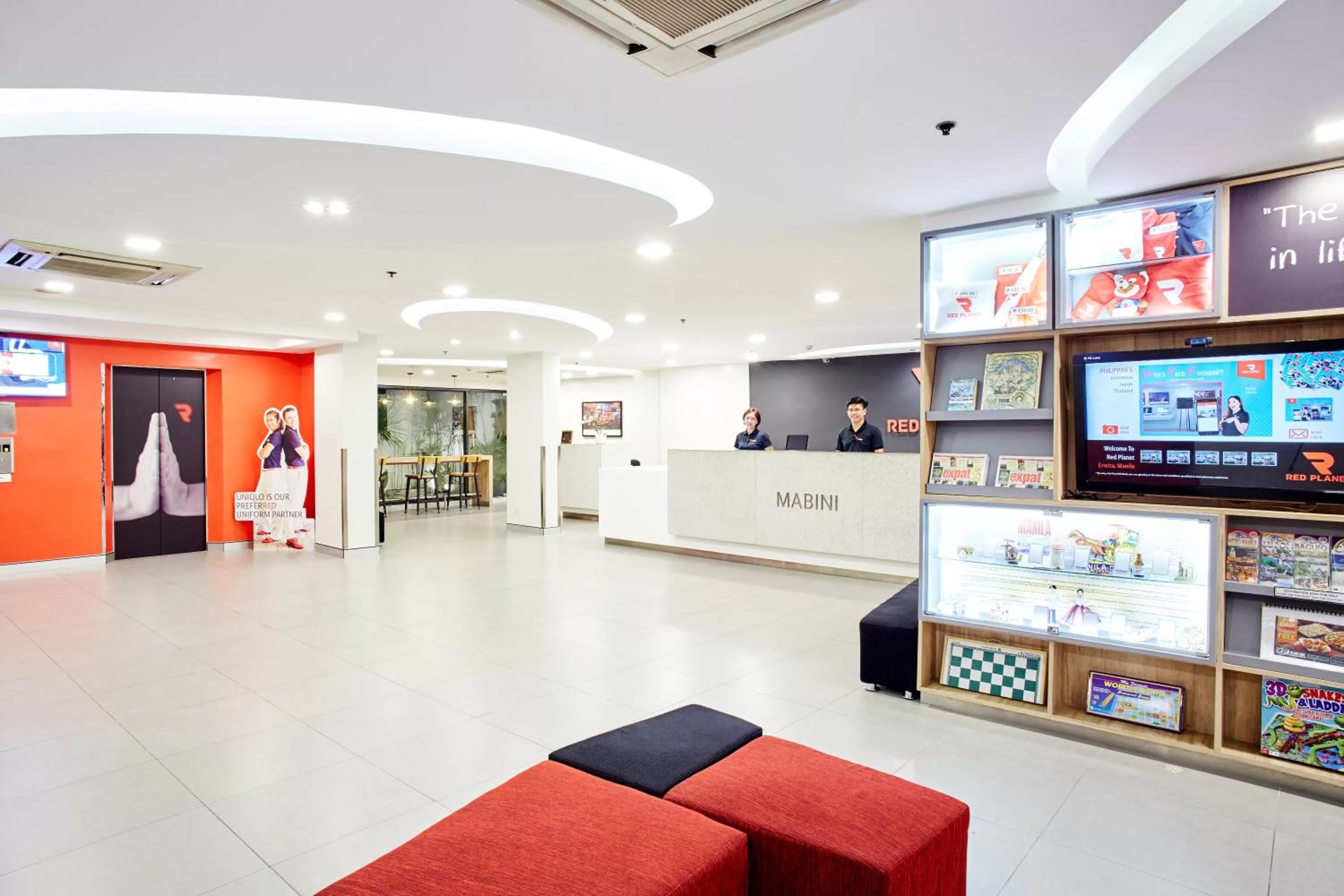 Lobby or reception in Red Planet Manila Malate Mabini
