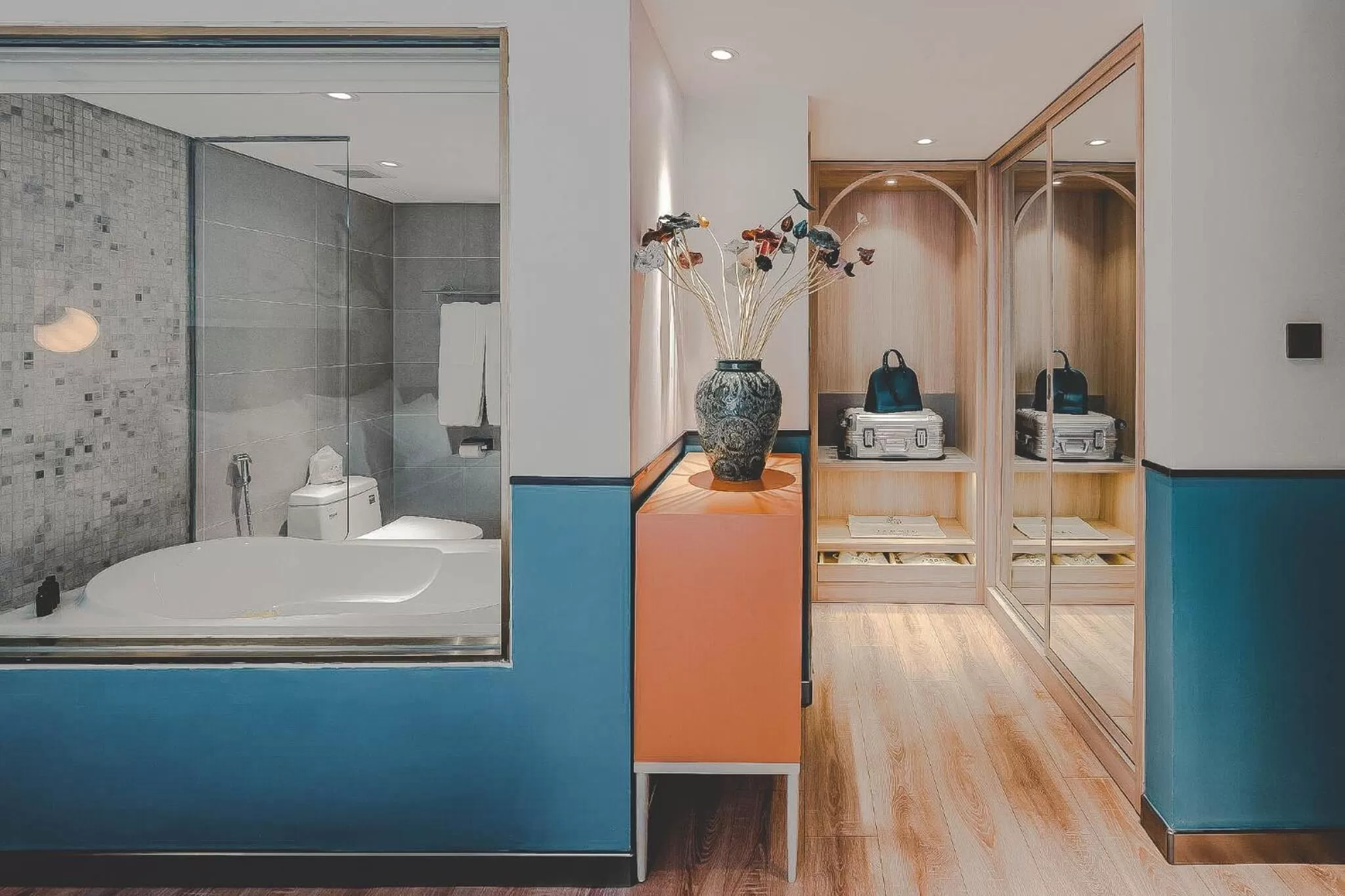 wardrobe in Hanoi Le Jardin Hotel & Spa