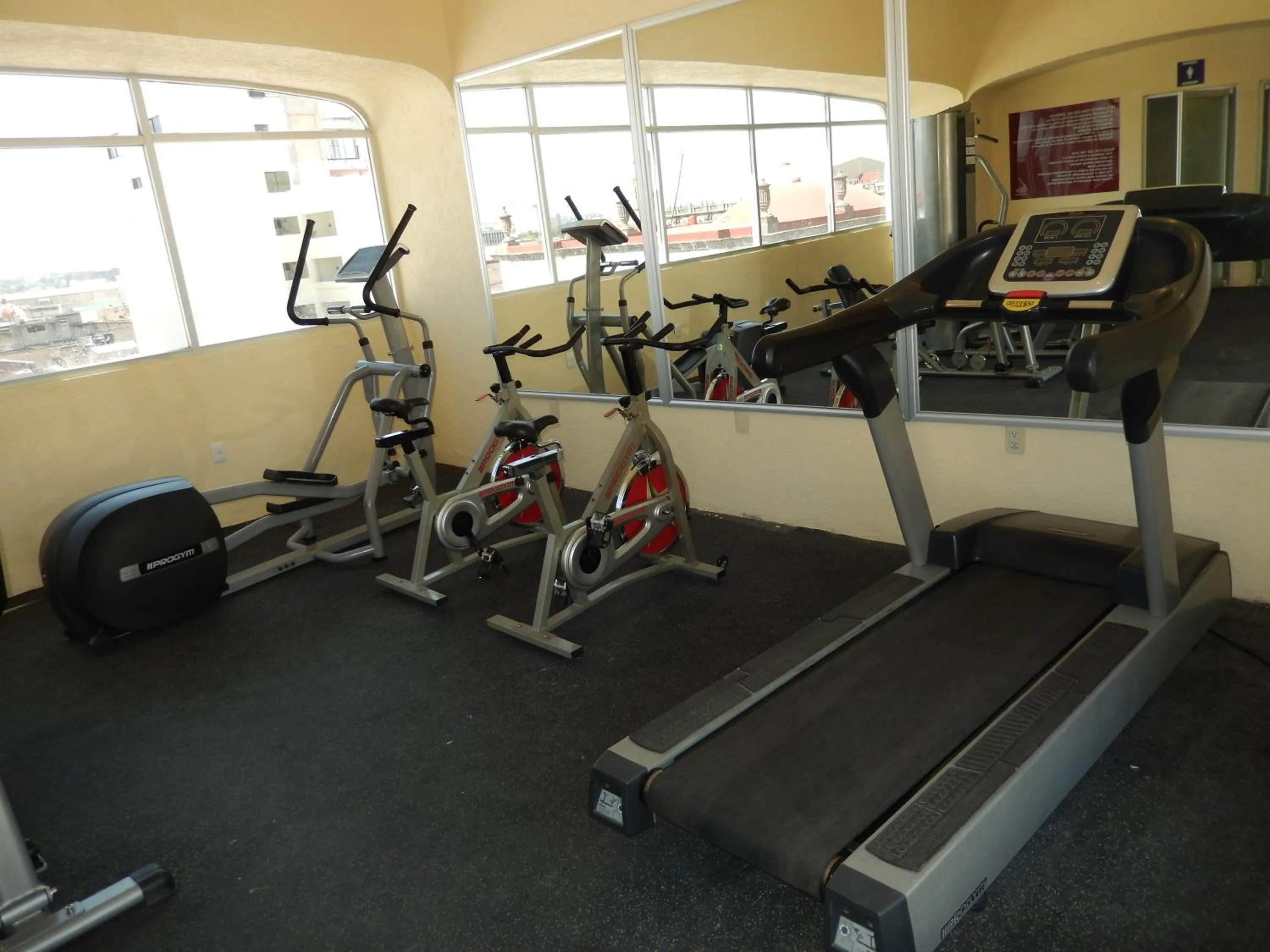 Fitness centre/facilities in Roma Guadalajara in downtown