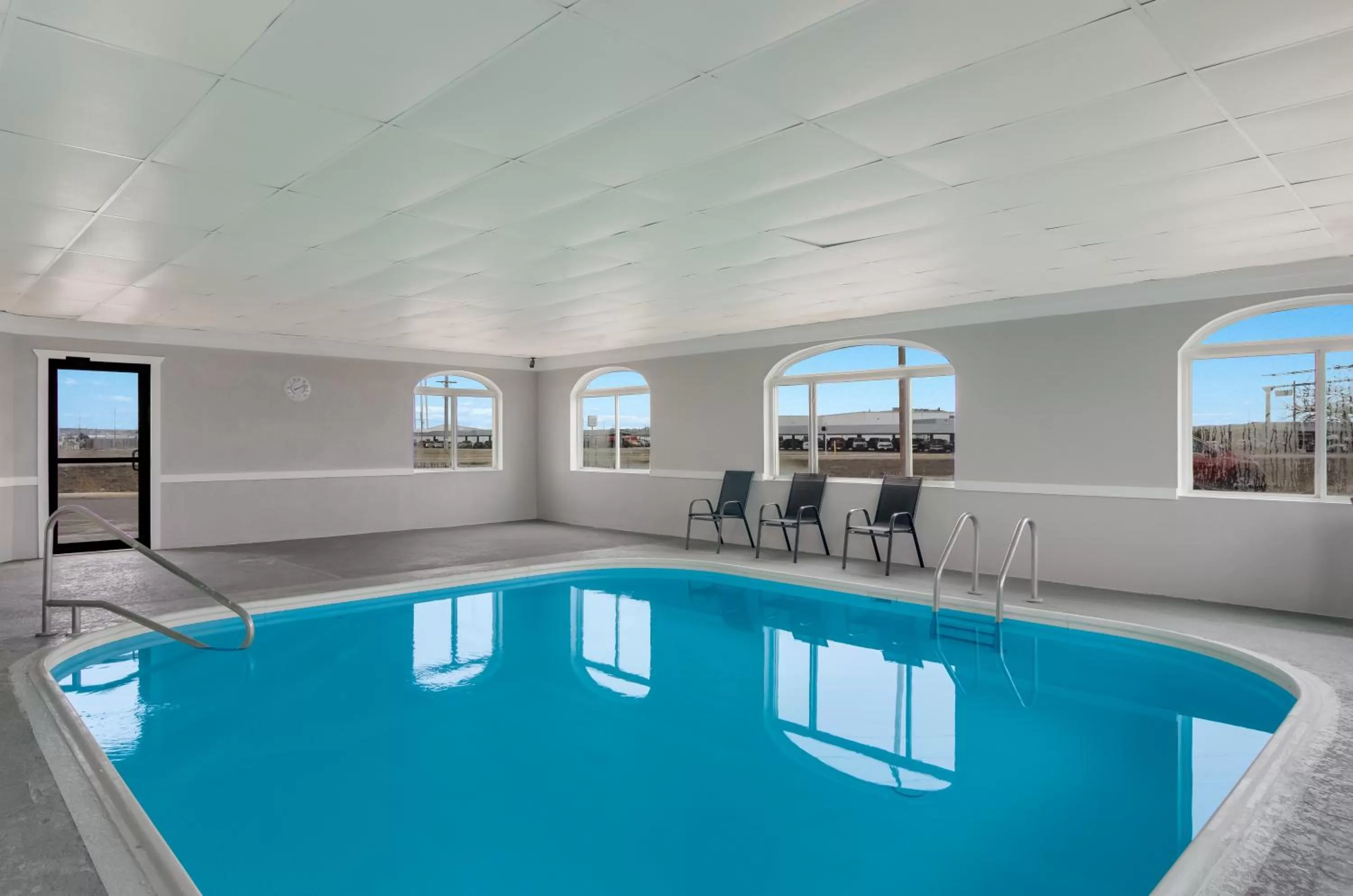 Swimming pool in Econo Lodge Scottsbluff