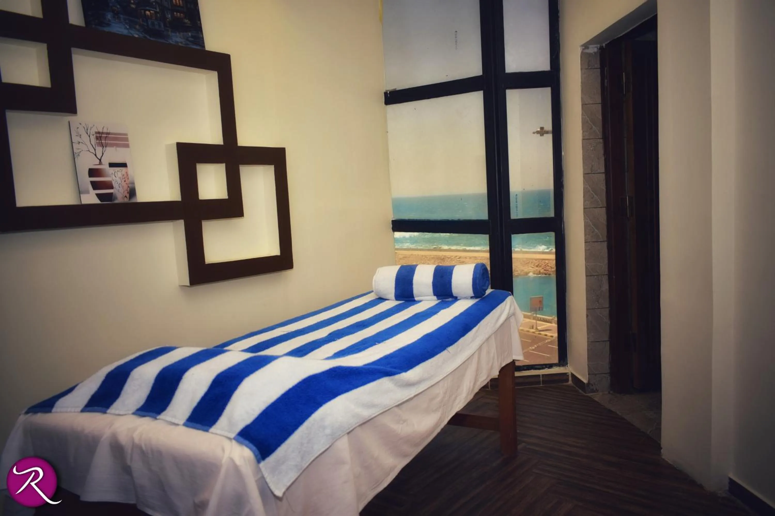 Bed in Romance Alexandria Hotel