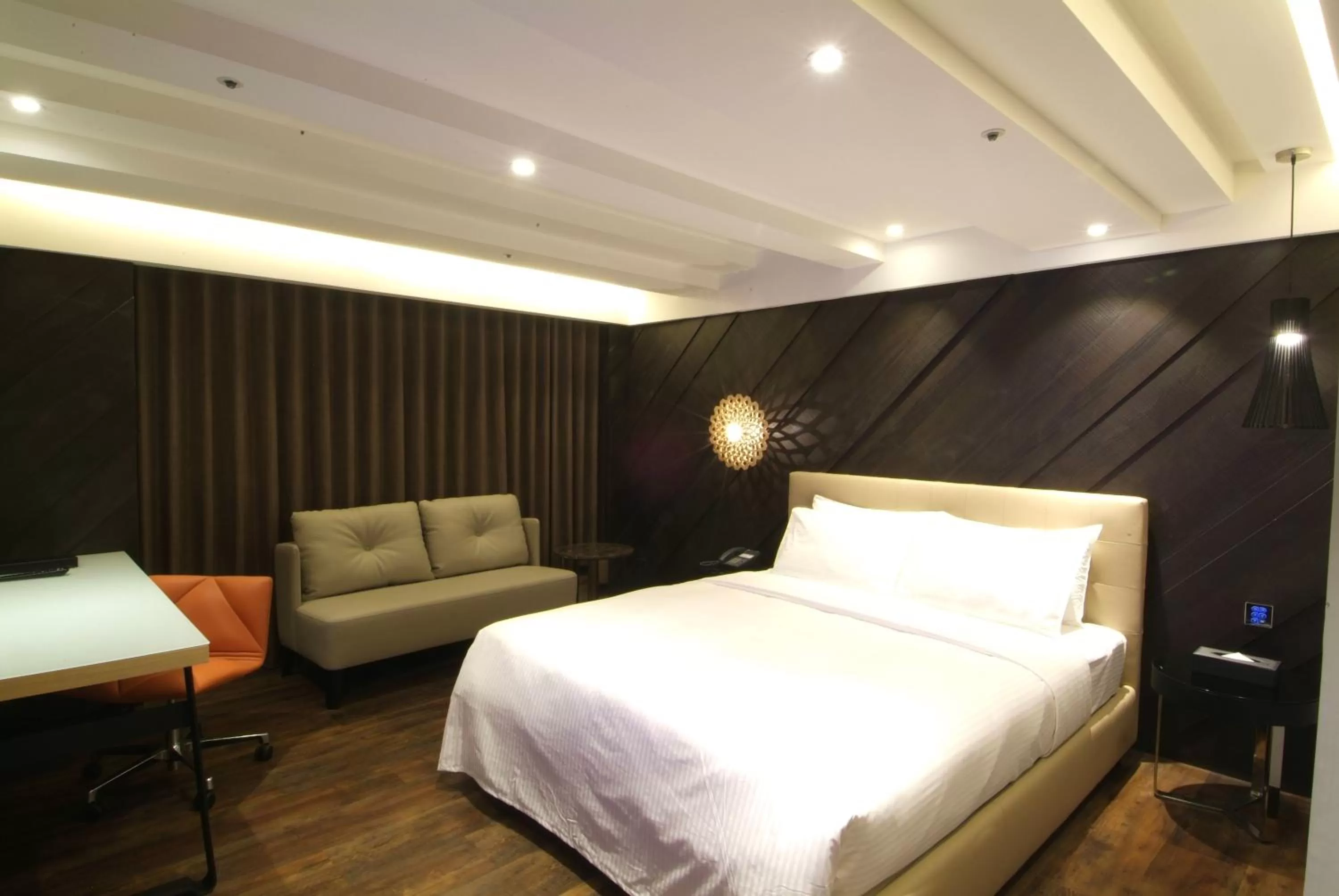 Bedroom, Bed in The Cloud Hotel