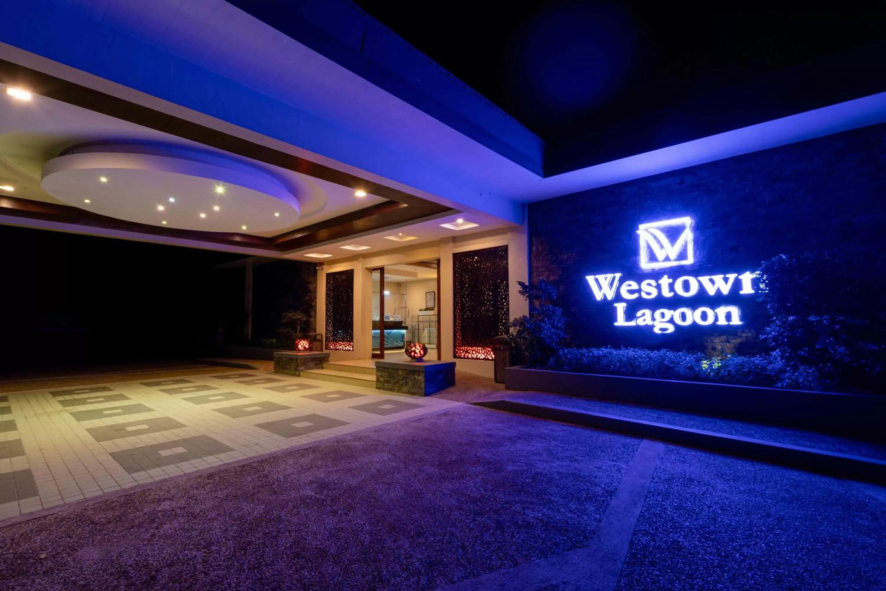 Facade/entrance in MO2 Lagoon Coron