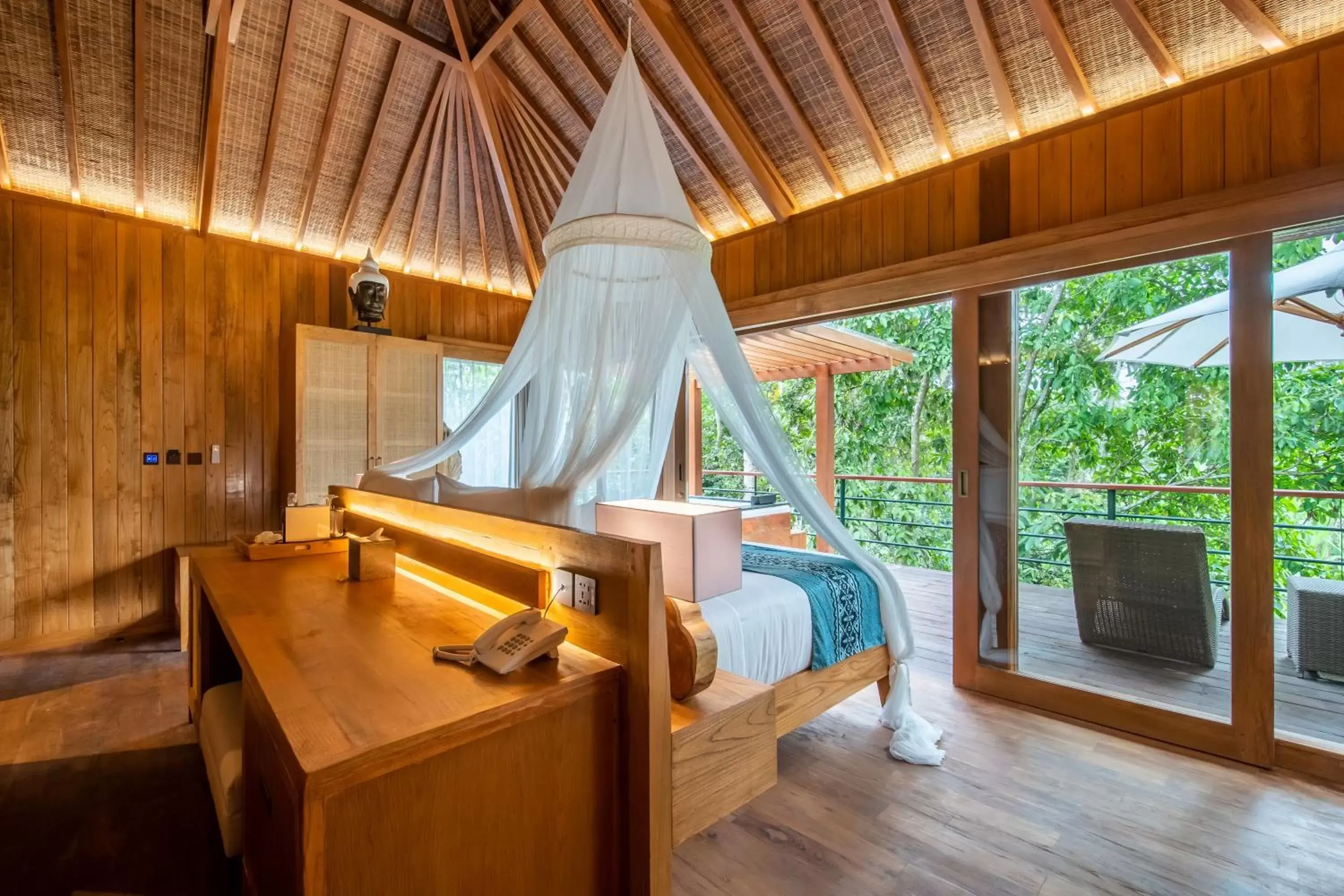 Deluxe Suite with Hot Tub and Free Daily Luxury Spa Treatment in Kappa Senses Ubud Deluxe Suite with Hot Tub and Free Daily Luxury Spa Treatment in Kappa Senses Ubud