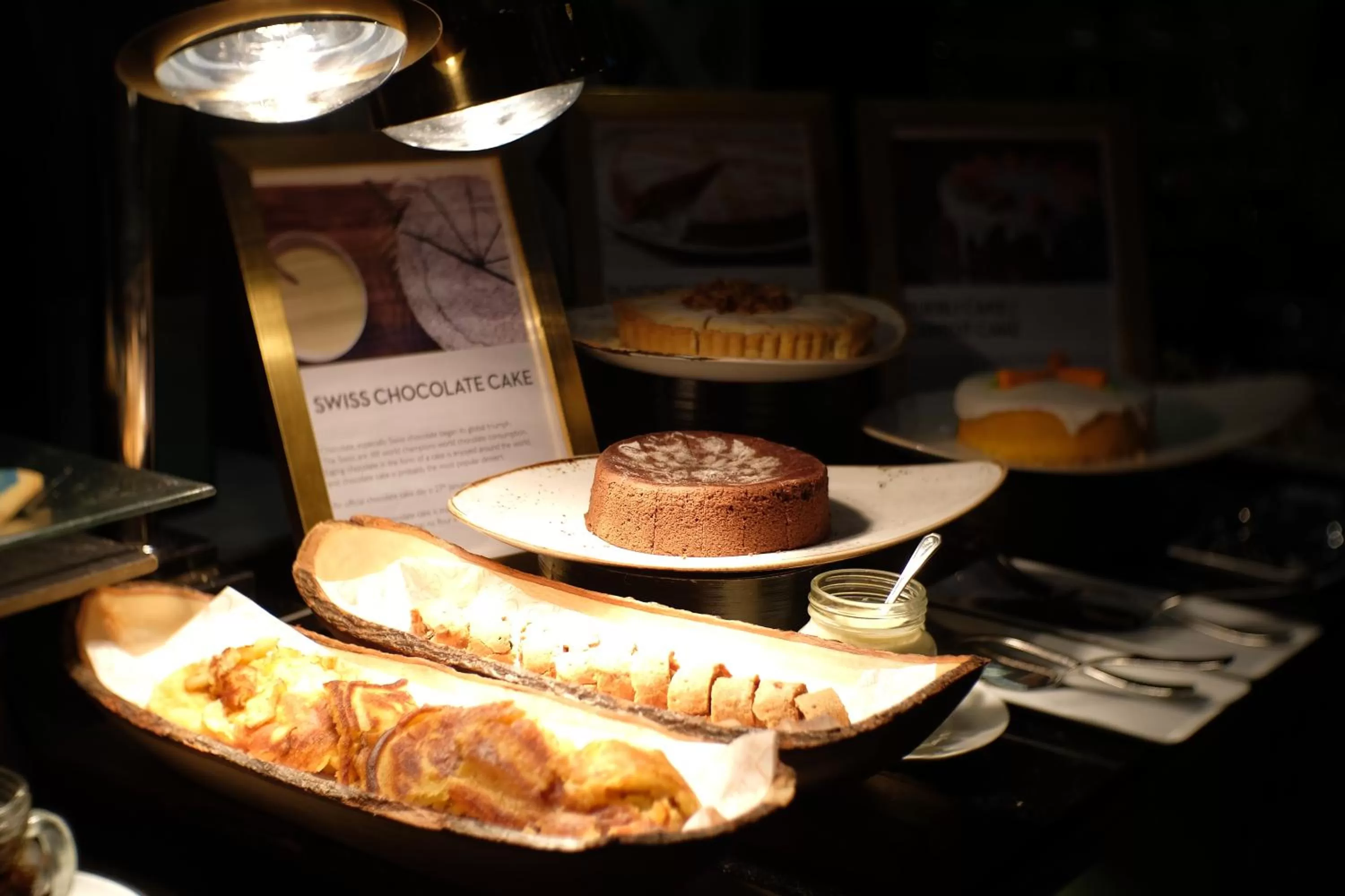 Restaurant/places to eat in Swissotel Bangkok Ratchada