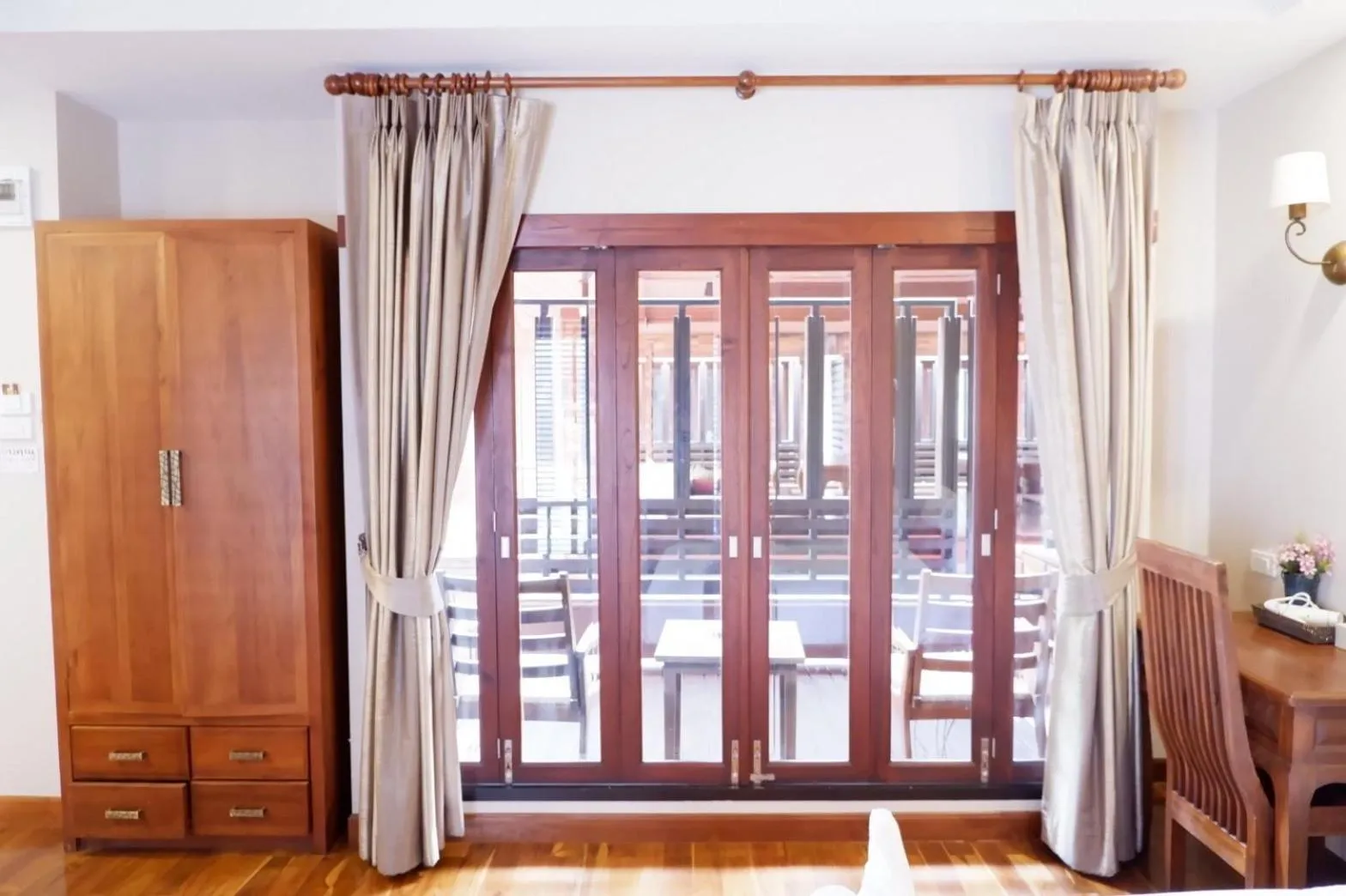 wardrobe in Yotaka Boutique Hotel Bangkok