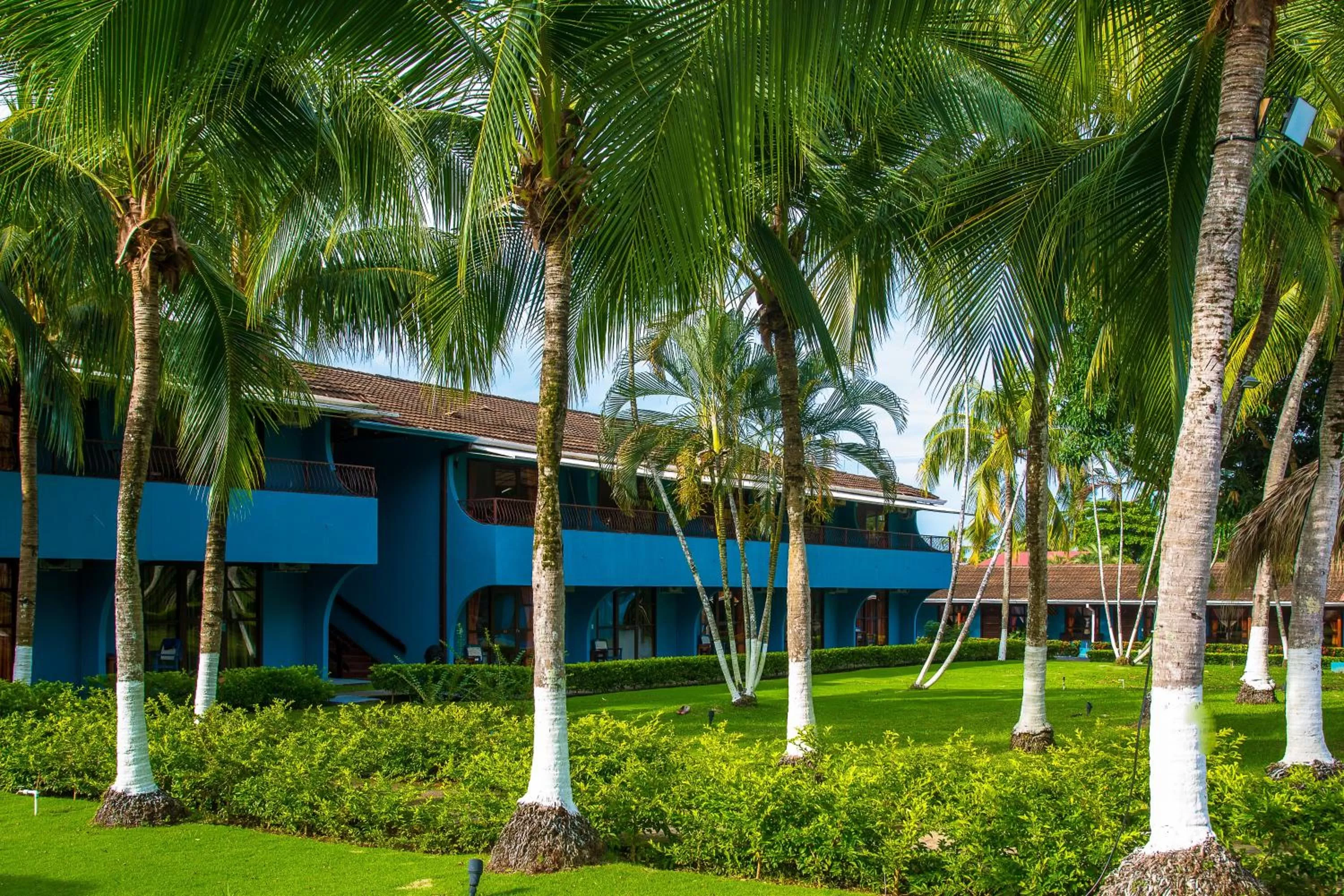 Beach Break Resort & CR Surf Camp