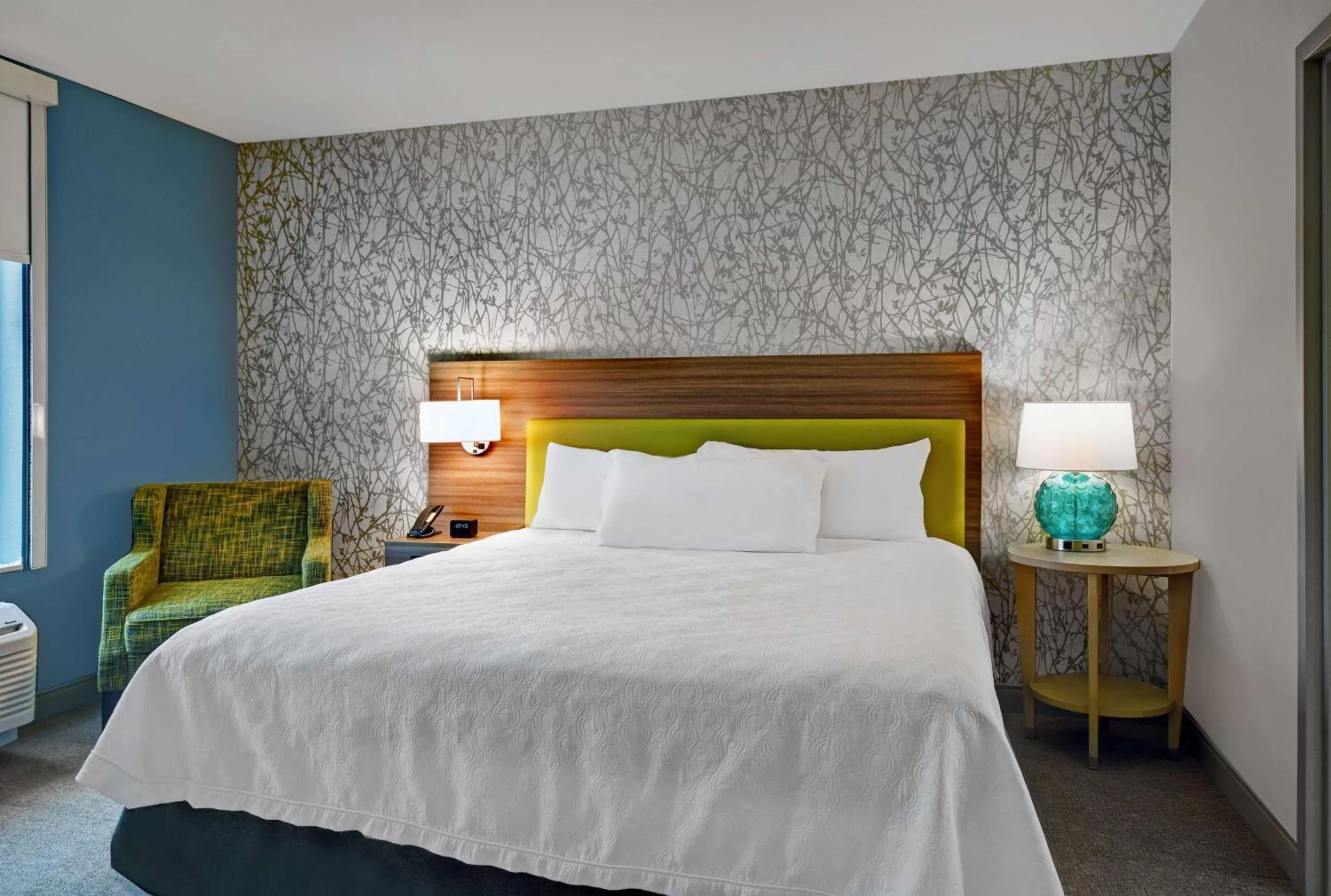 Bed in Home2 Suites By Hilton Utica, Ny