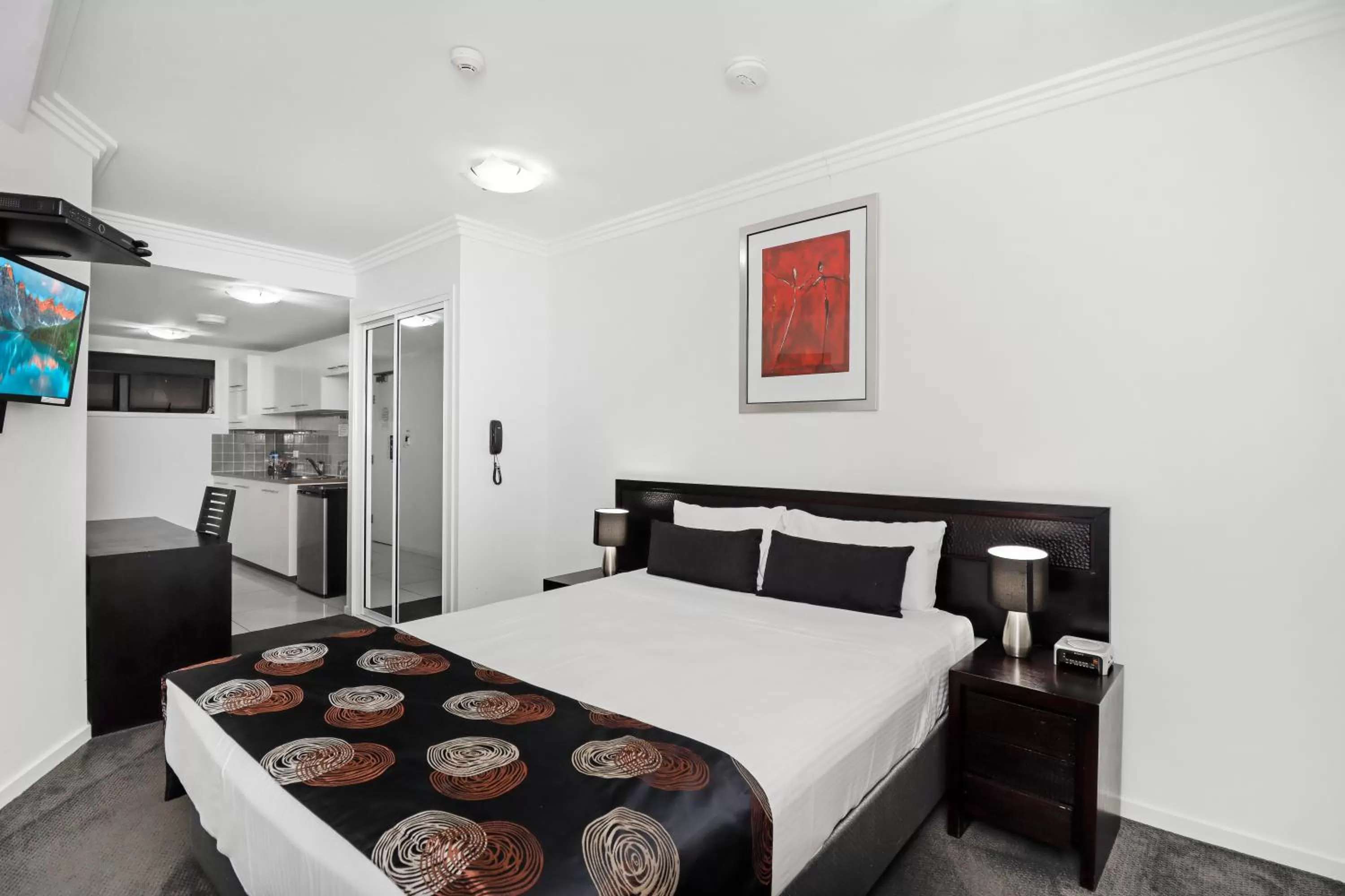 Bed in Eden by the Bay