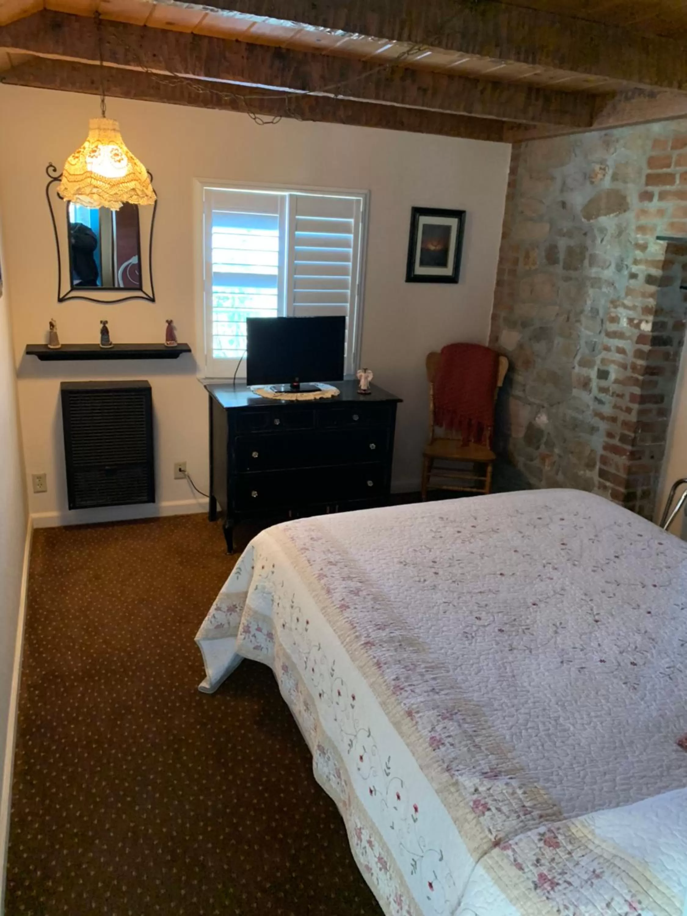 Bedroom, Bed in Sugarloaf Mountain Motel