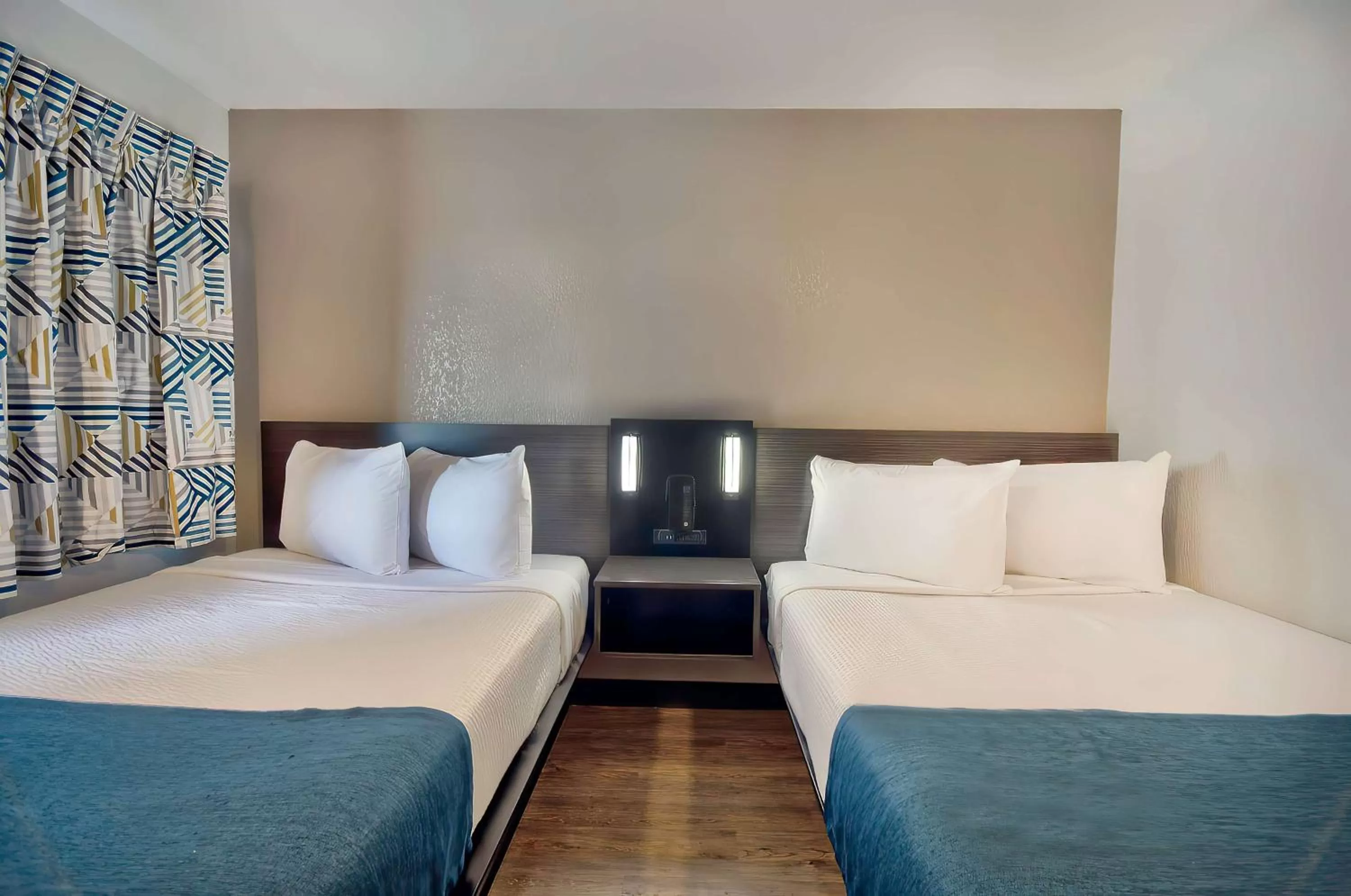 Bedroom, Bed in Motel 6-Palmdale, CA