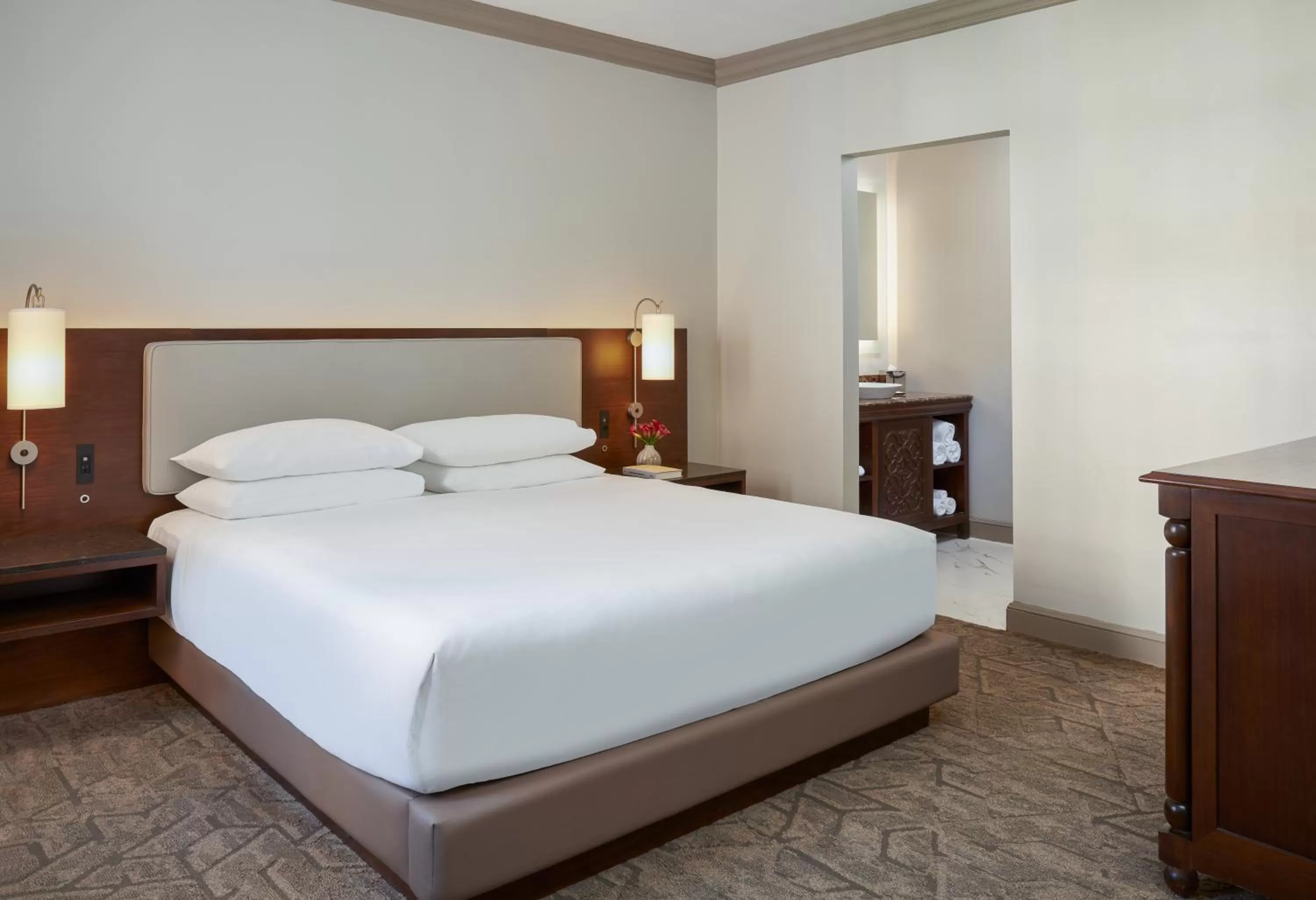 Bedroom, Bed in Hyatt Regency Coral Gables in Miami
