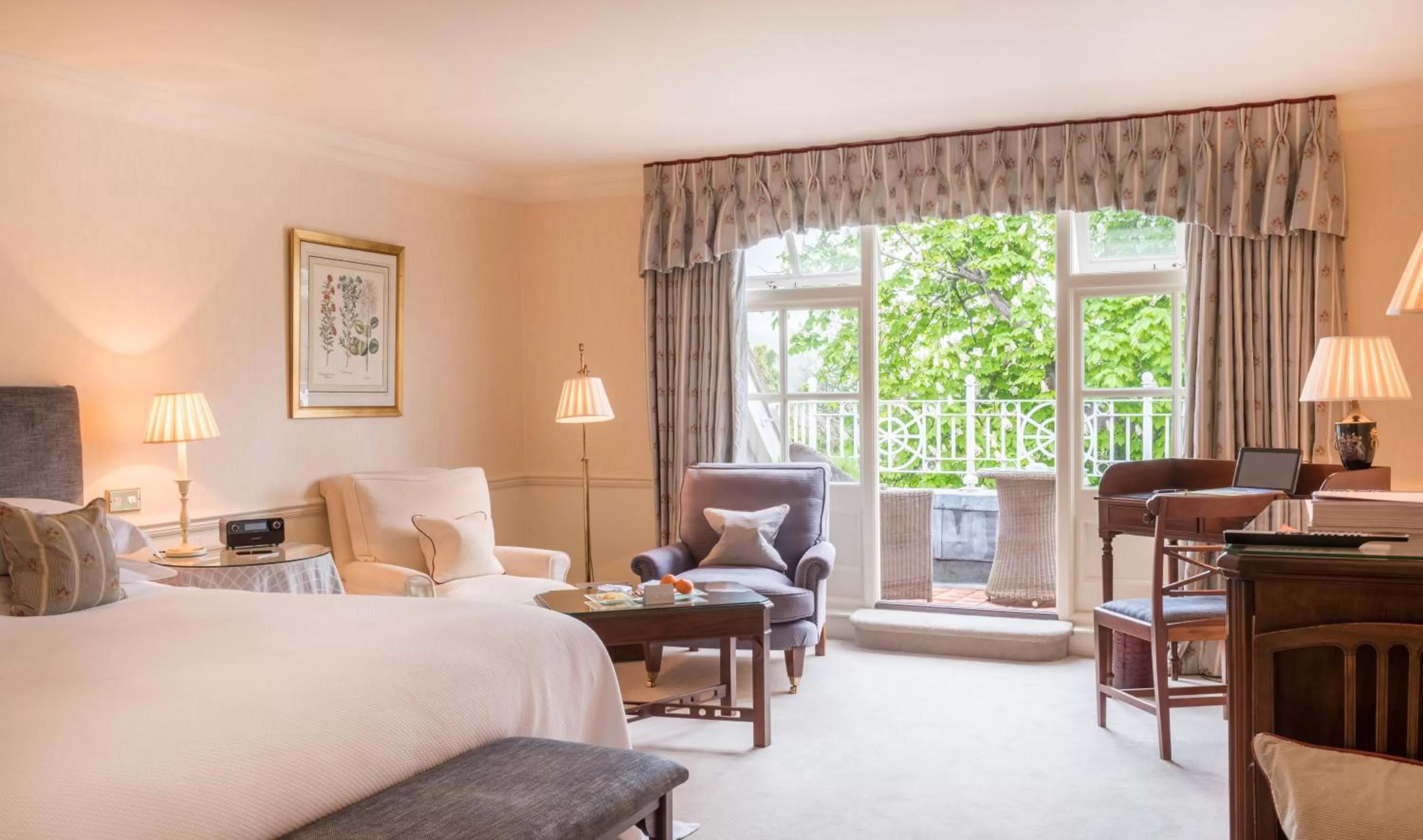 Day, Bed in Chewton Glen Hotel - an Iconic Luxury Hotel