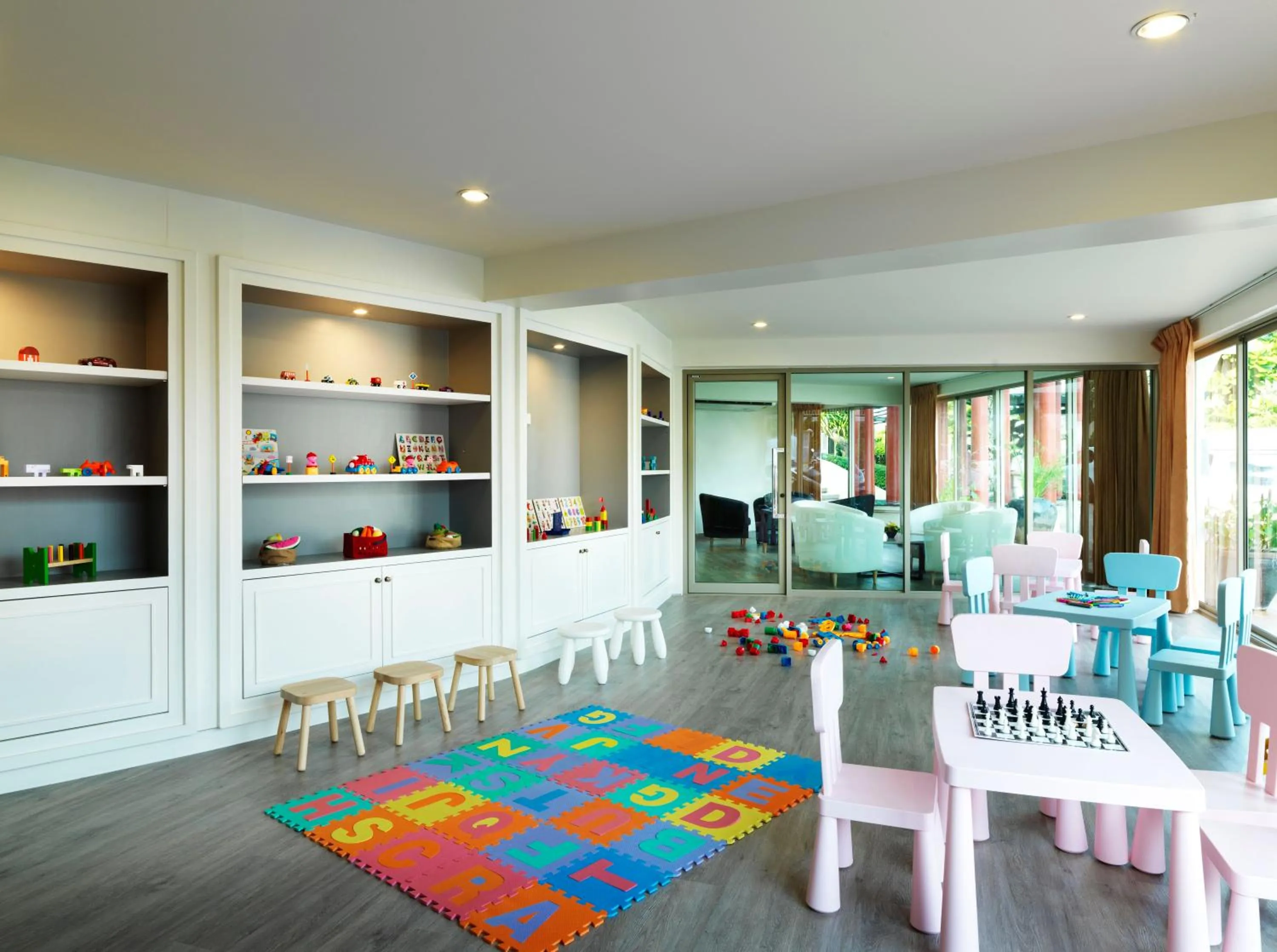 Area and facilities in Chanalai Flora Resort, Kata Beach