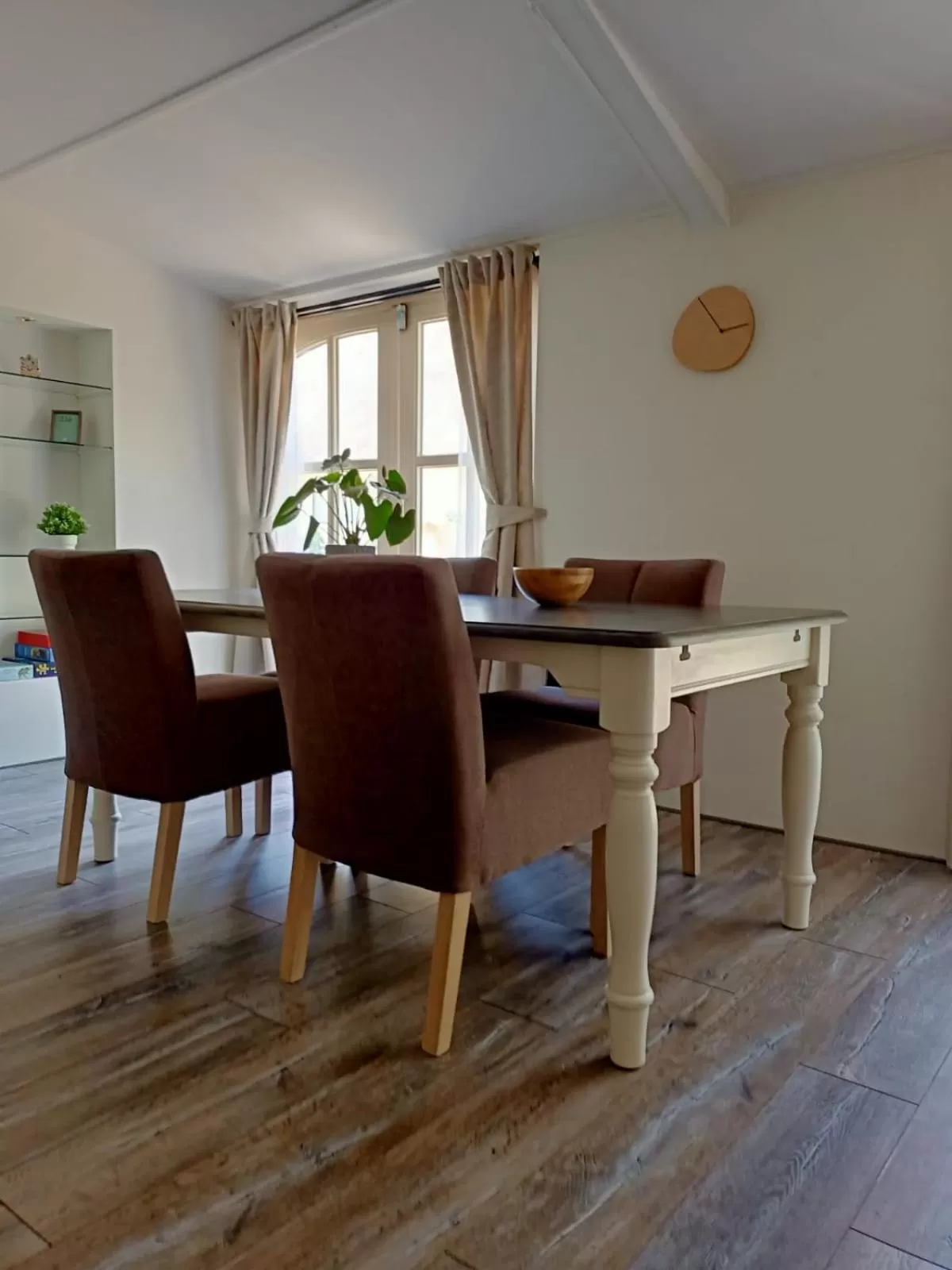 Dining area in Bij de Vlaamse Schuur