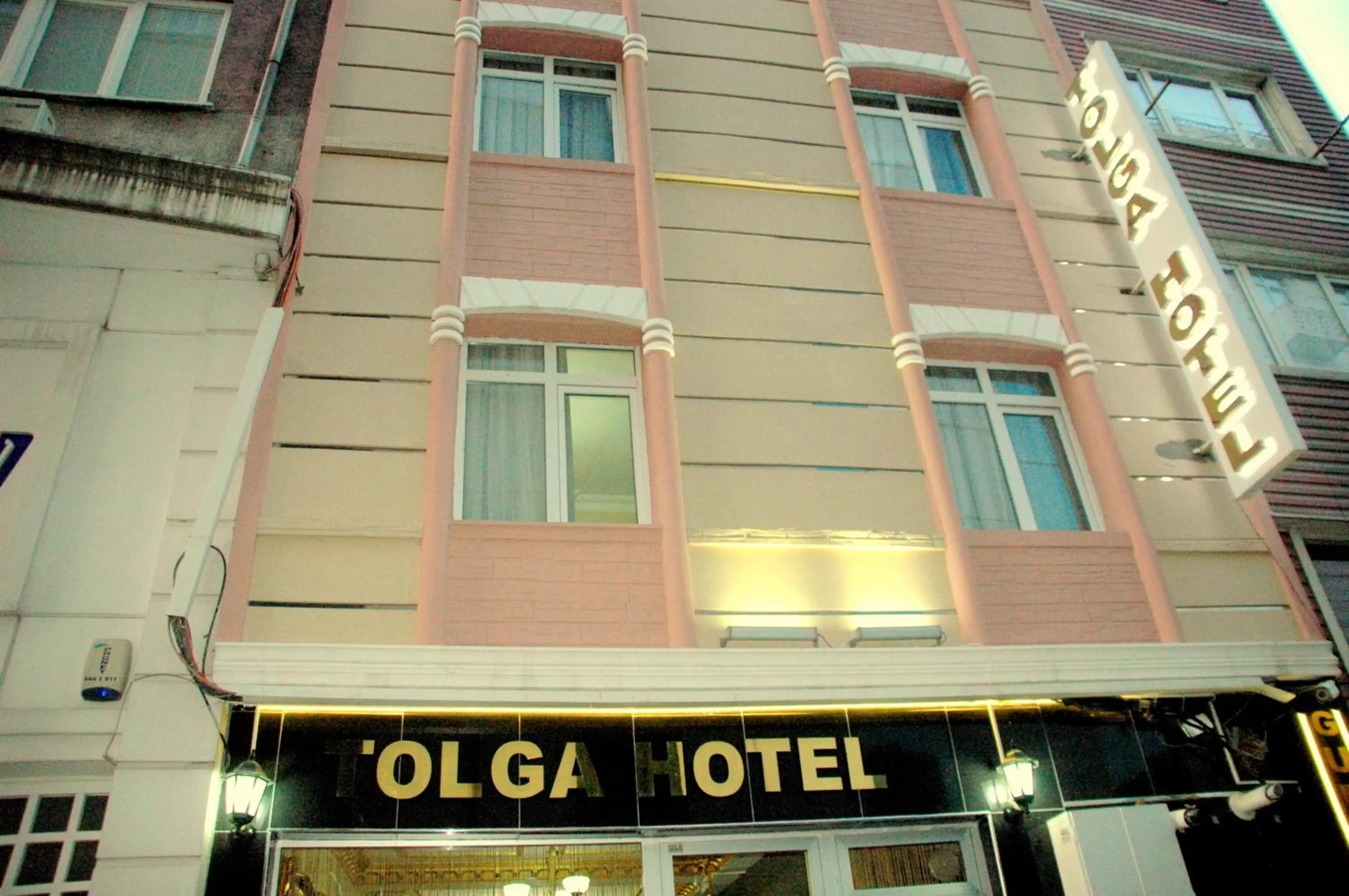 Facade/entrance in Tolga Hotel