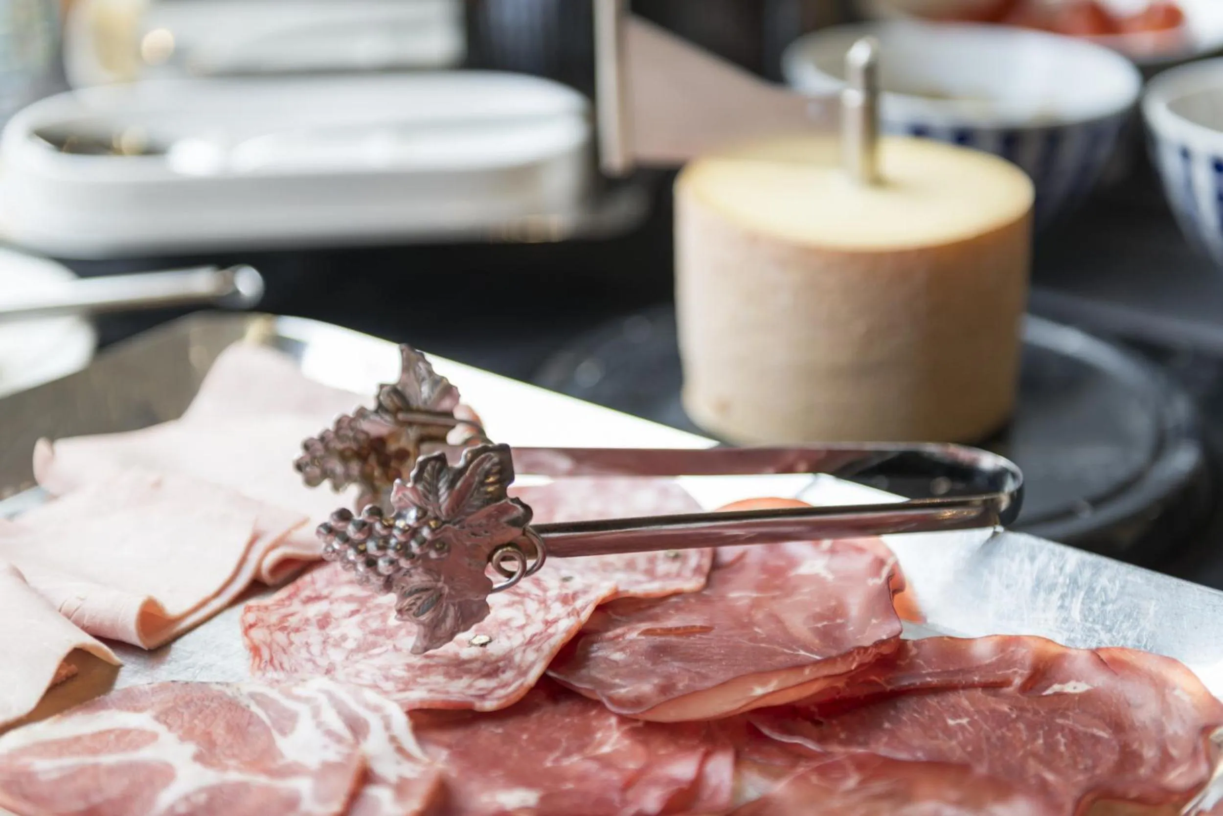 Restaurant/places to eat in Hotel Le Placide Saint-Germain Des Prés