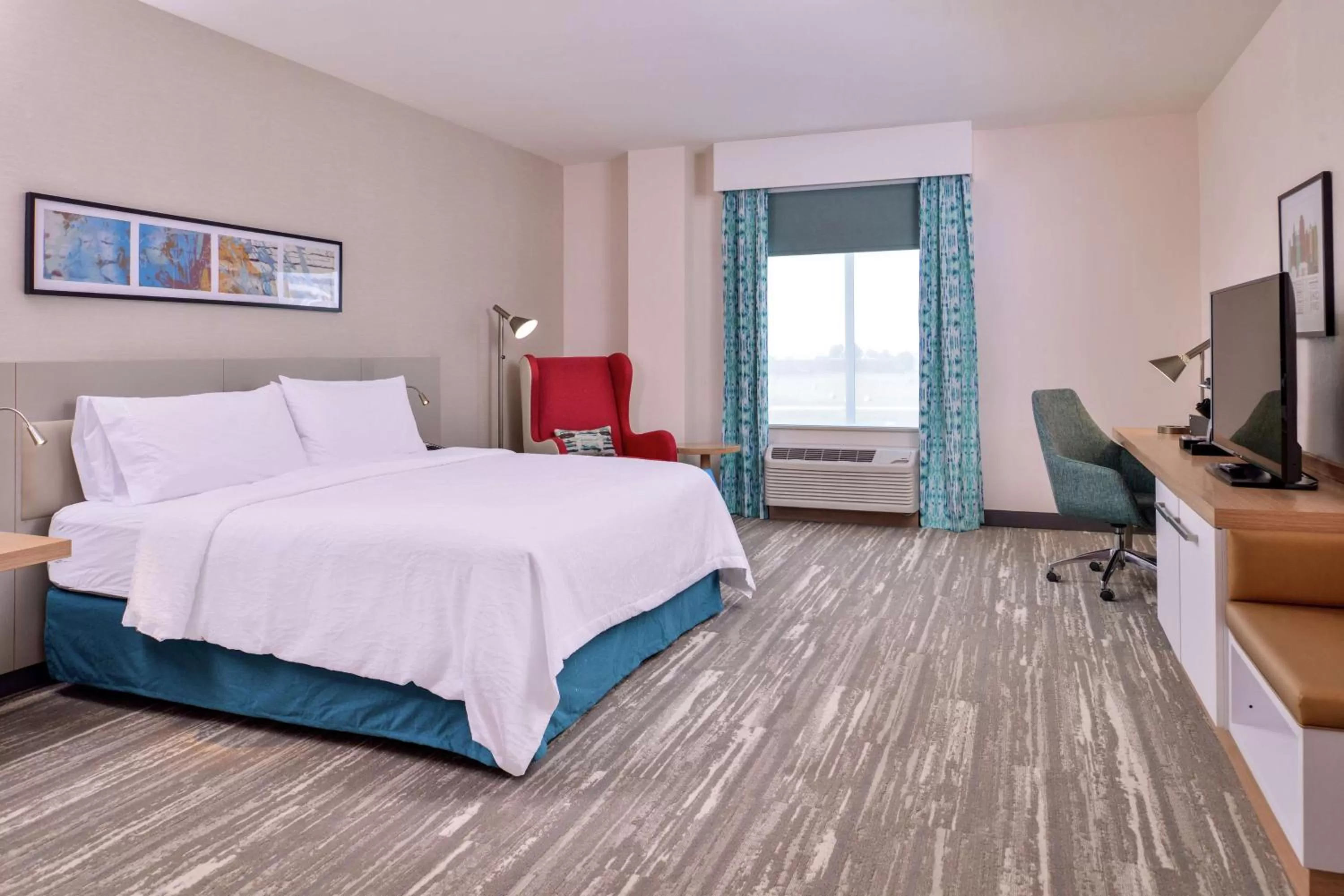 King Room - Mobility/Hearing Accessible in Hilton Garden Inn Kansas City Airport Mo