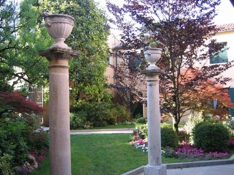 Garden in Hotel Aldo Moro