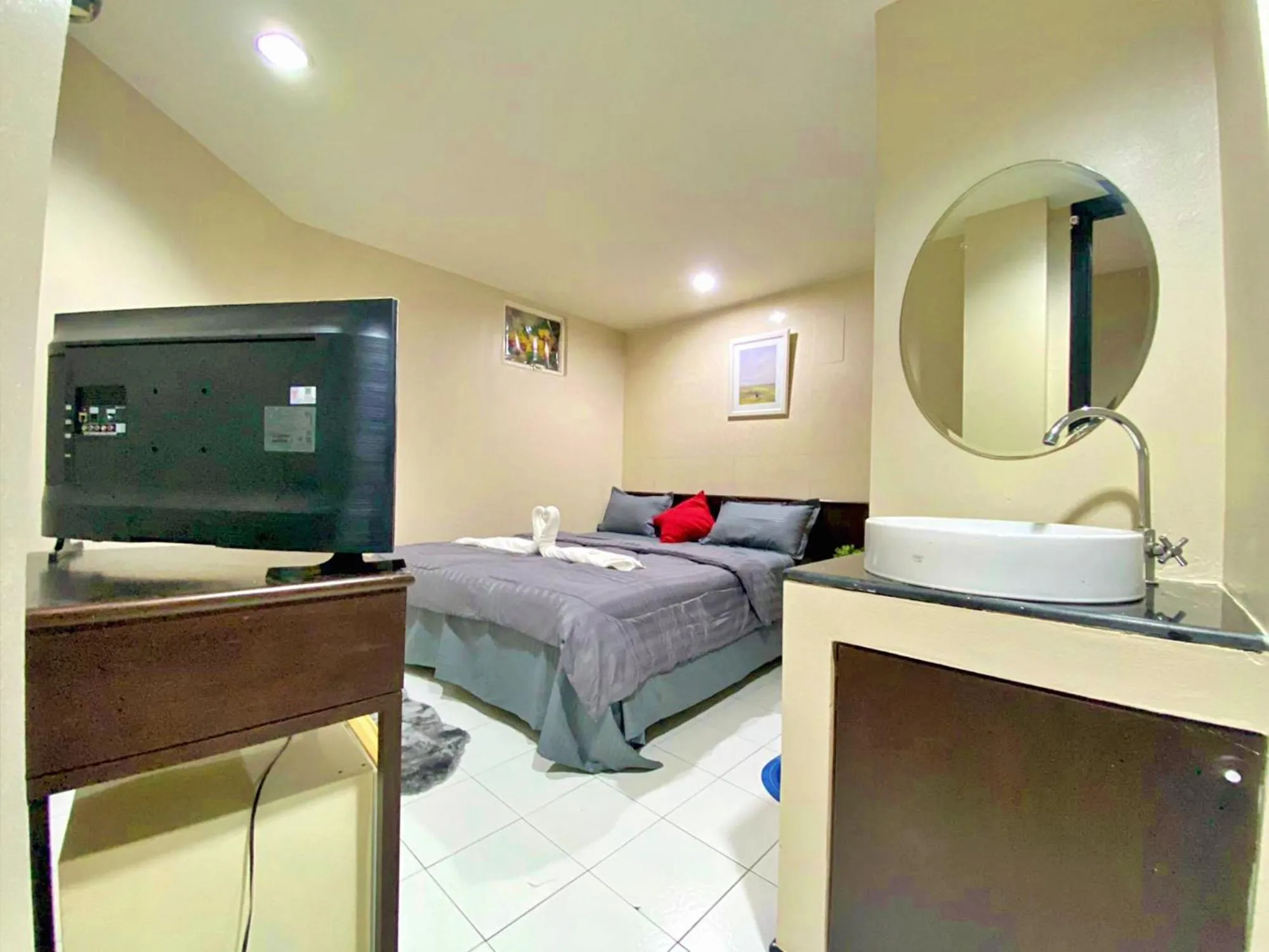 Bed in CheQinn Hostel - Sukhumvit 4 Nana Plaza