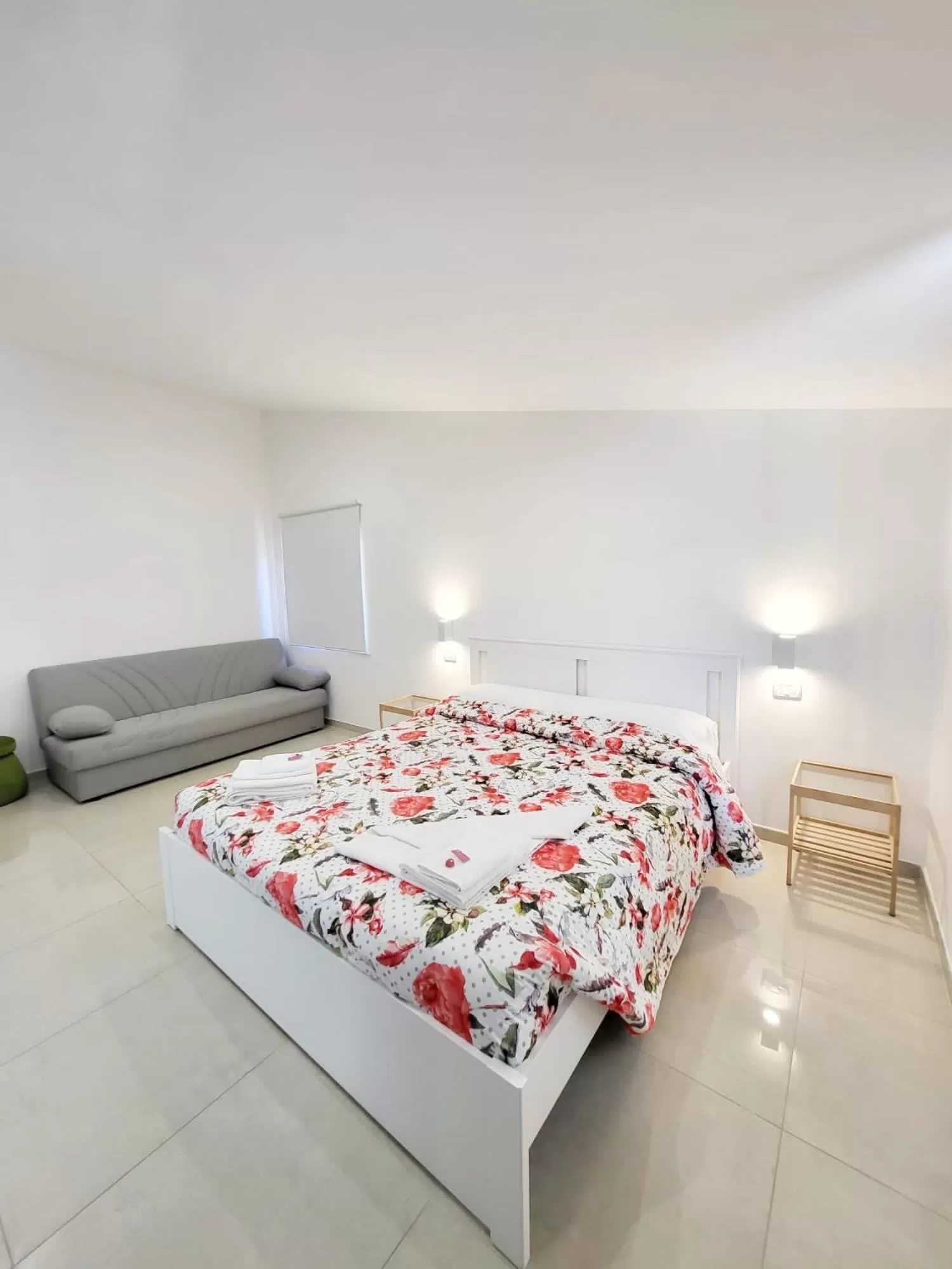 Photo of the whole room, Bed in D ANNUNZIO house