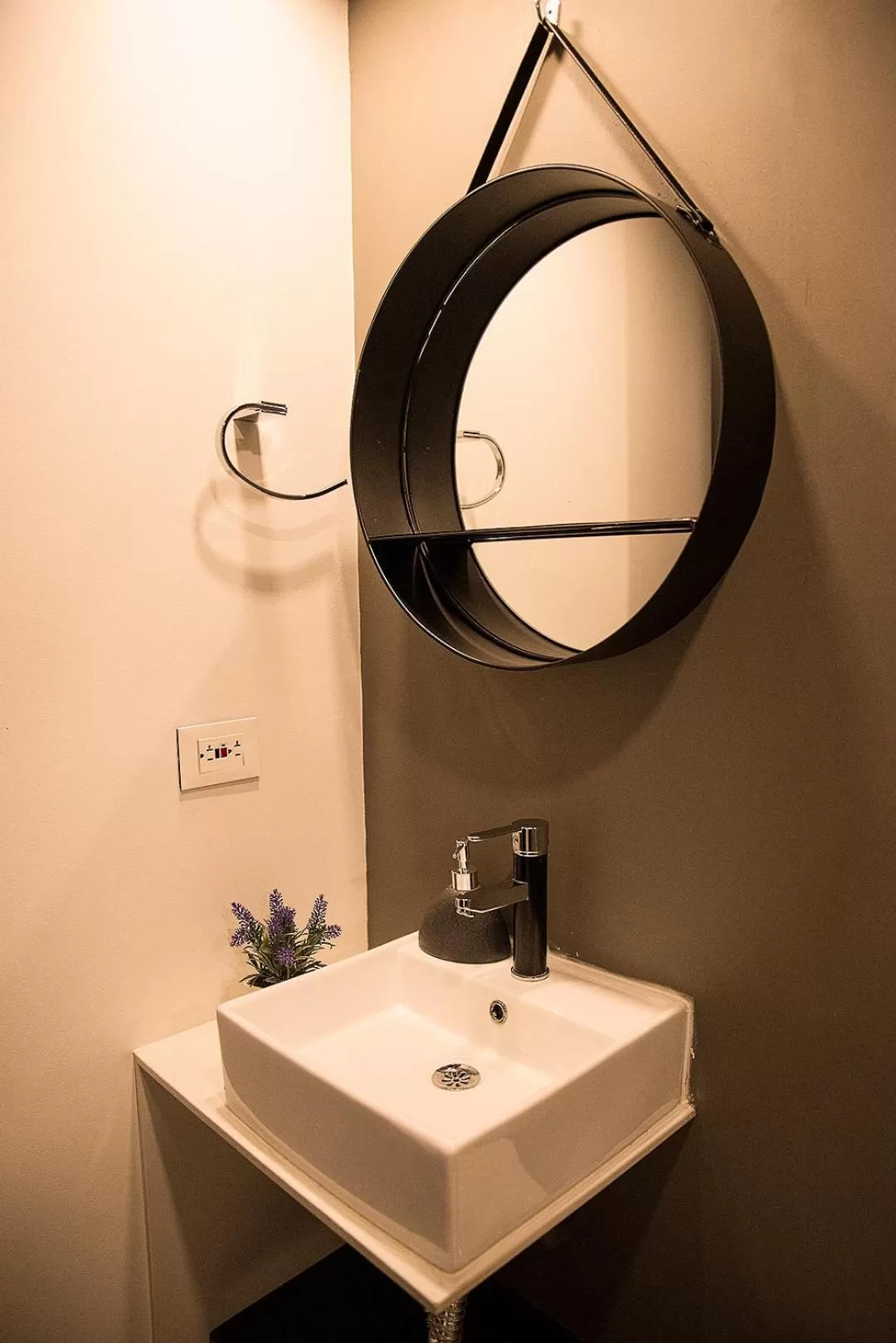 Bathroom in The Coffee Club Apartahotel