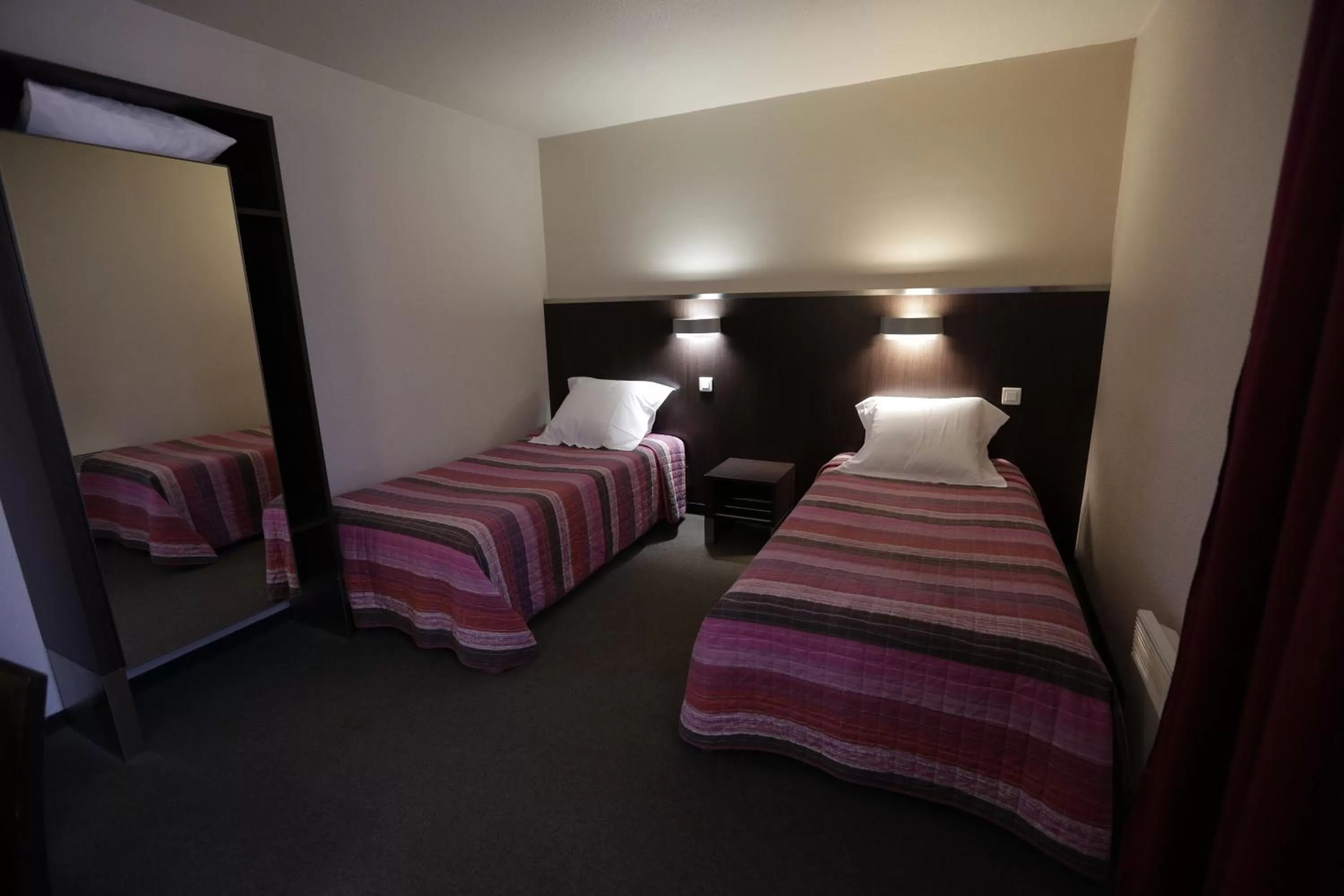 Bedroom, Bed in Hôtel Au Petit Caporal