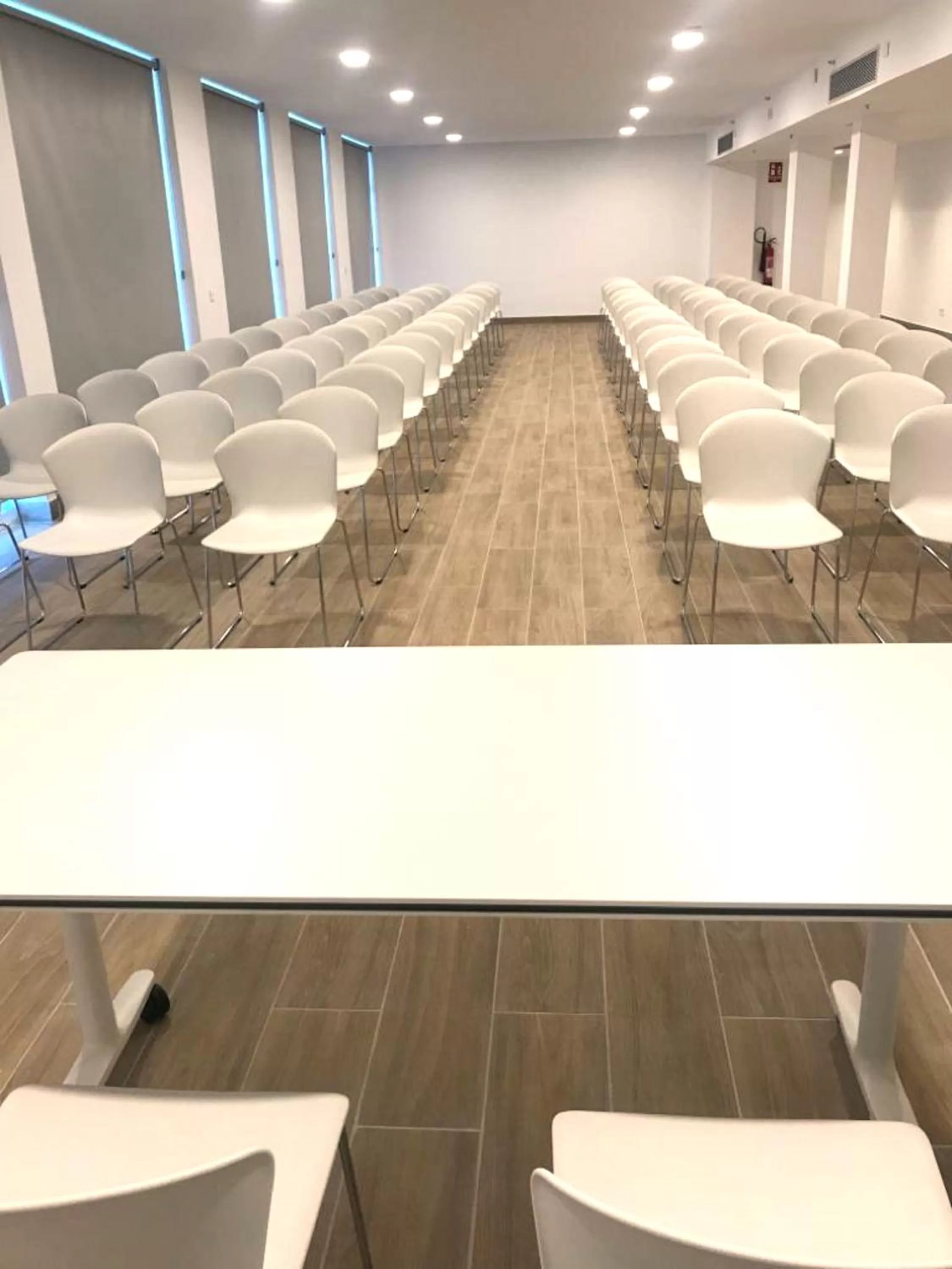 Business facilities in Gara Suites Golf & Spa