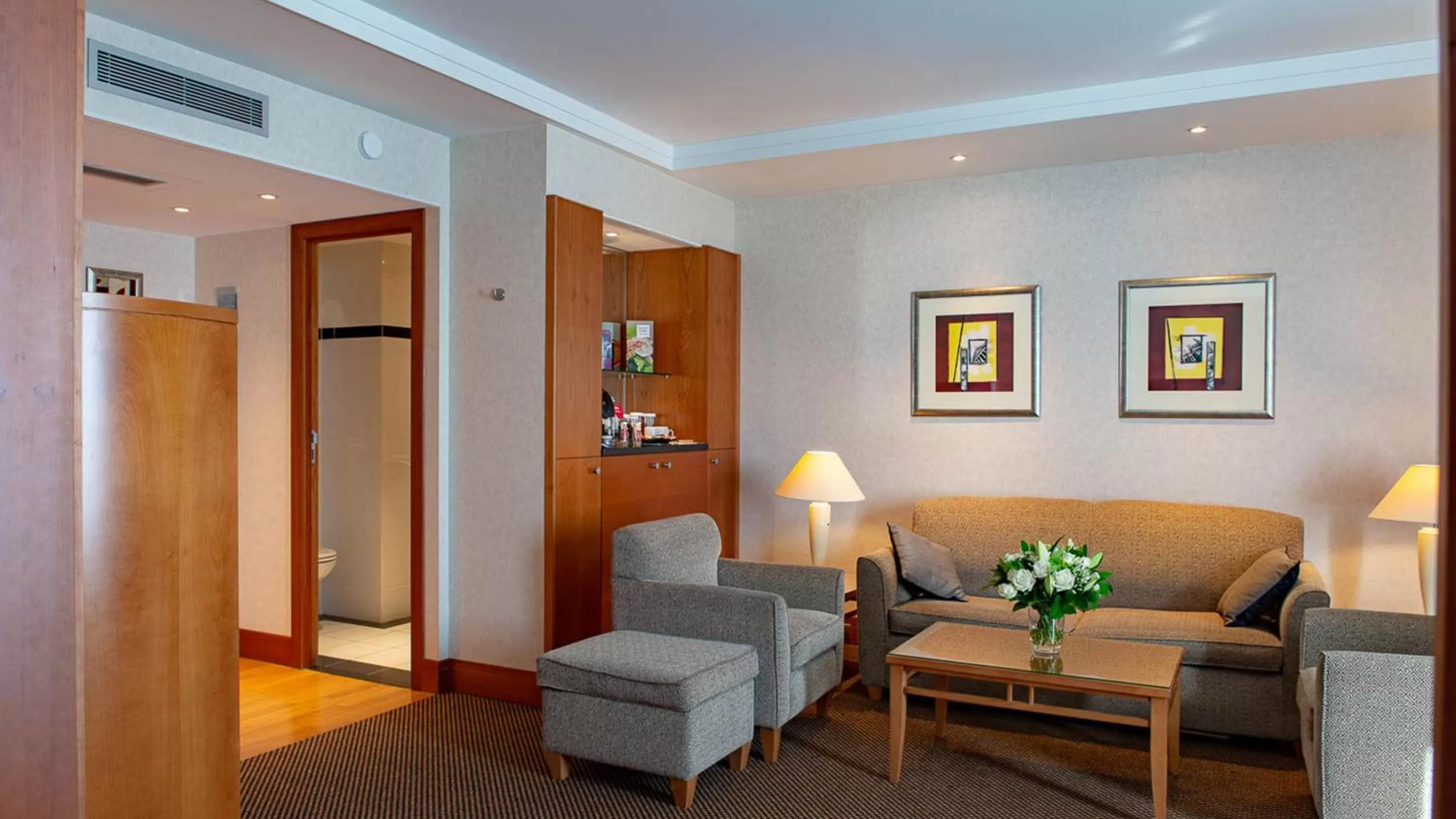 Photo of the whole room in Crowne Plaza Brussels Airport by IHG