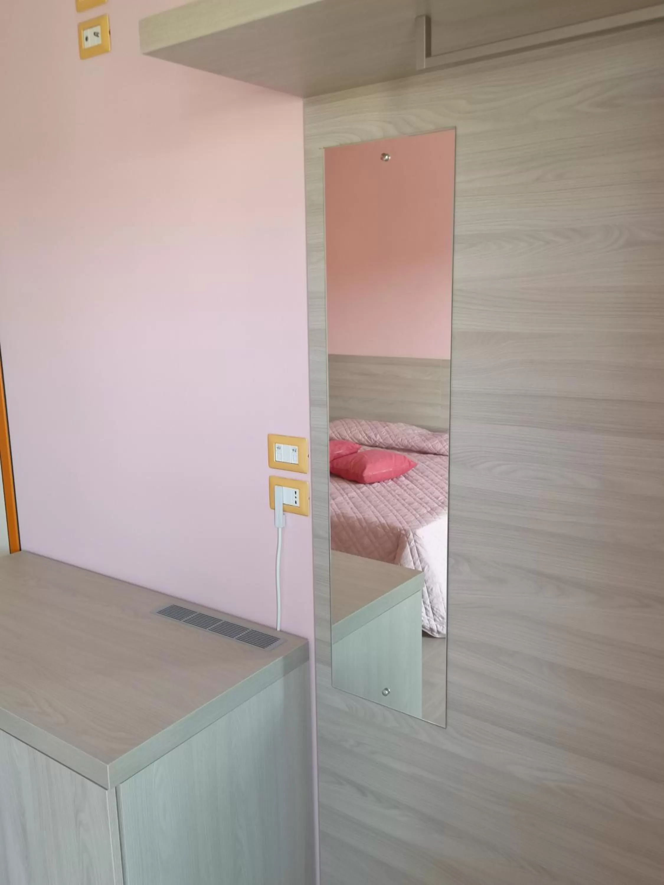 View (from property/room), Bed in Hotel Clodi