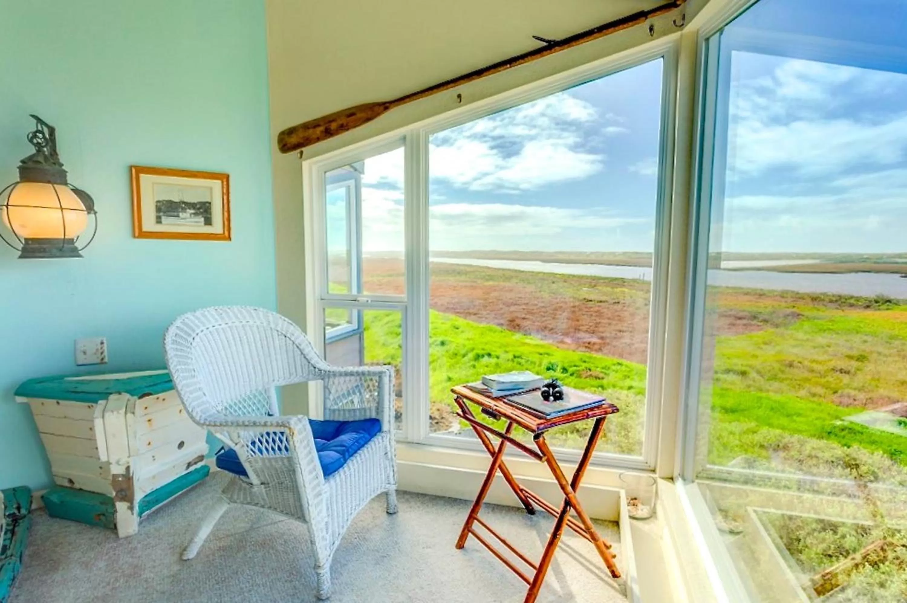 Day in Captain's Inn at Moss Landing